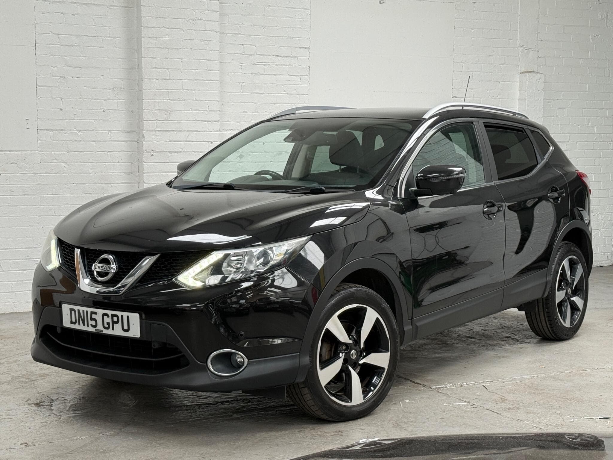 2015 Nissan Qashqai - Thumbnail 3
