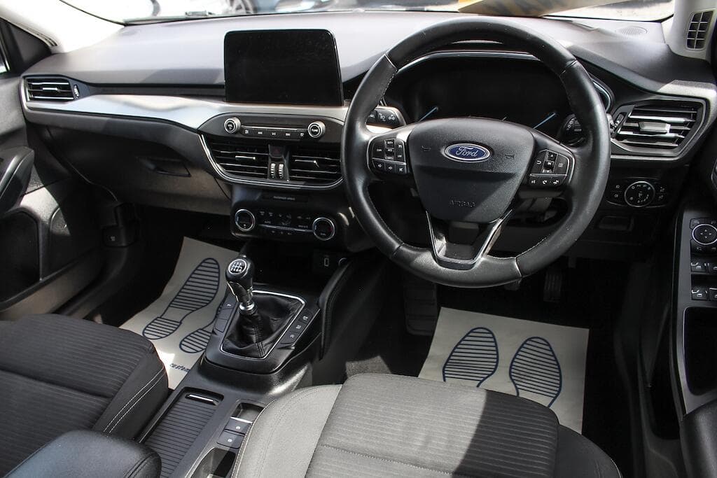 2019 Ford Focus - Thumbnail 16