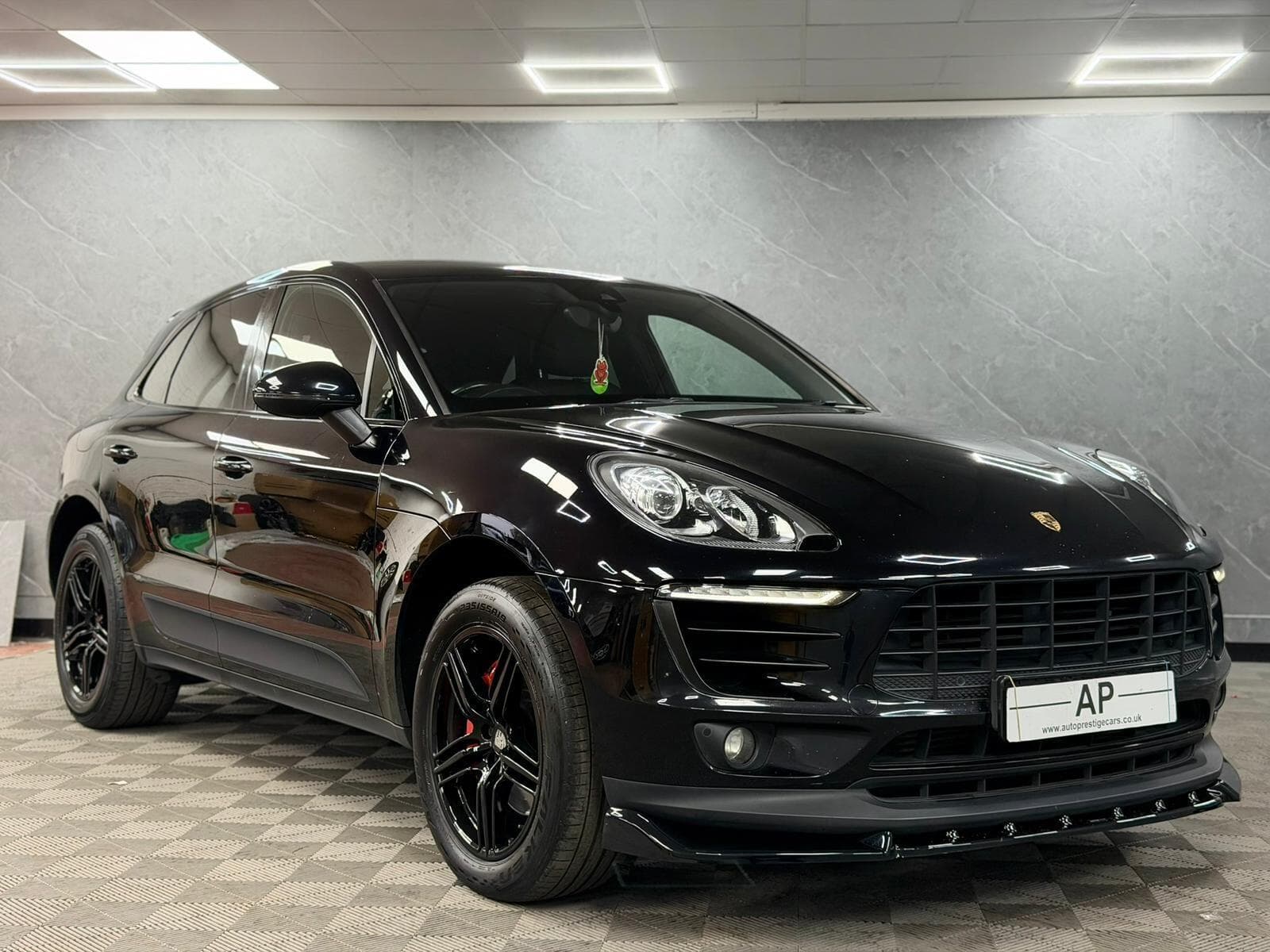 2017 Porsche Macan - Thumbnail 4