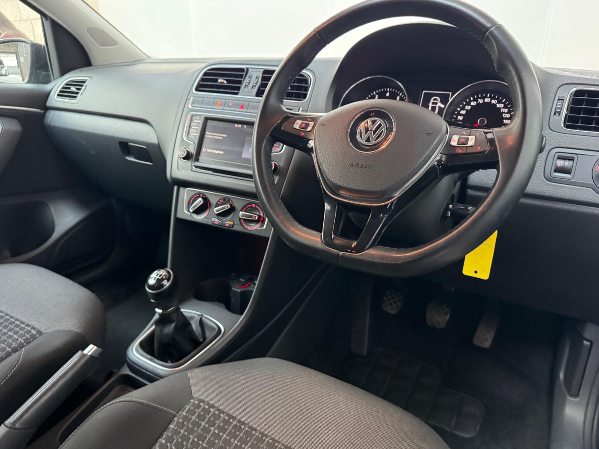 2014 Volkswagen Polo - Image 4