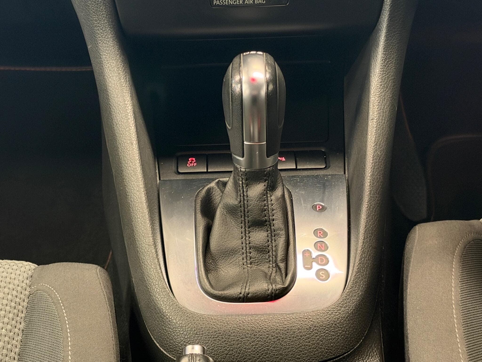 2012 Volkswagen Golf - Thumbnail 16