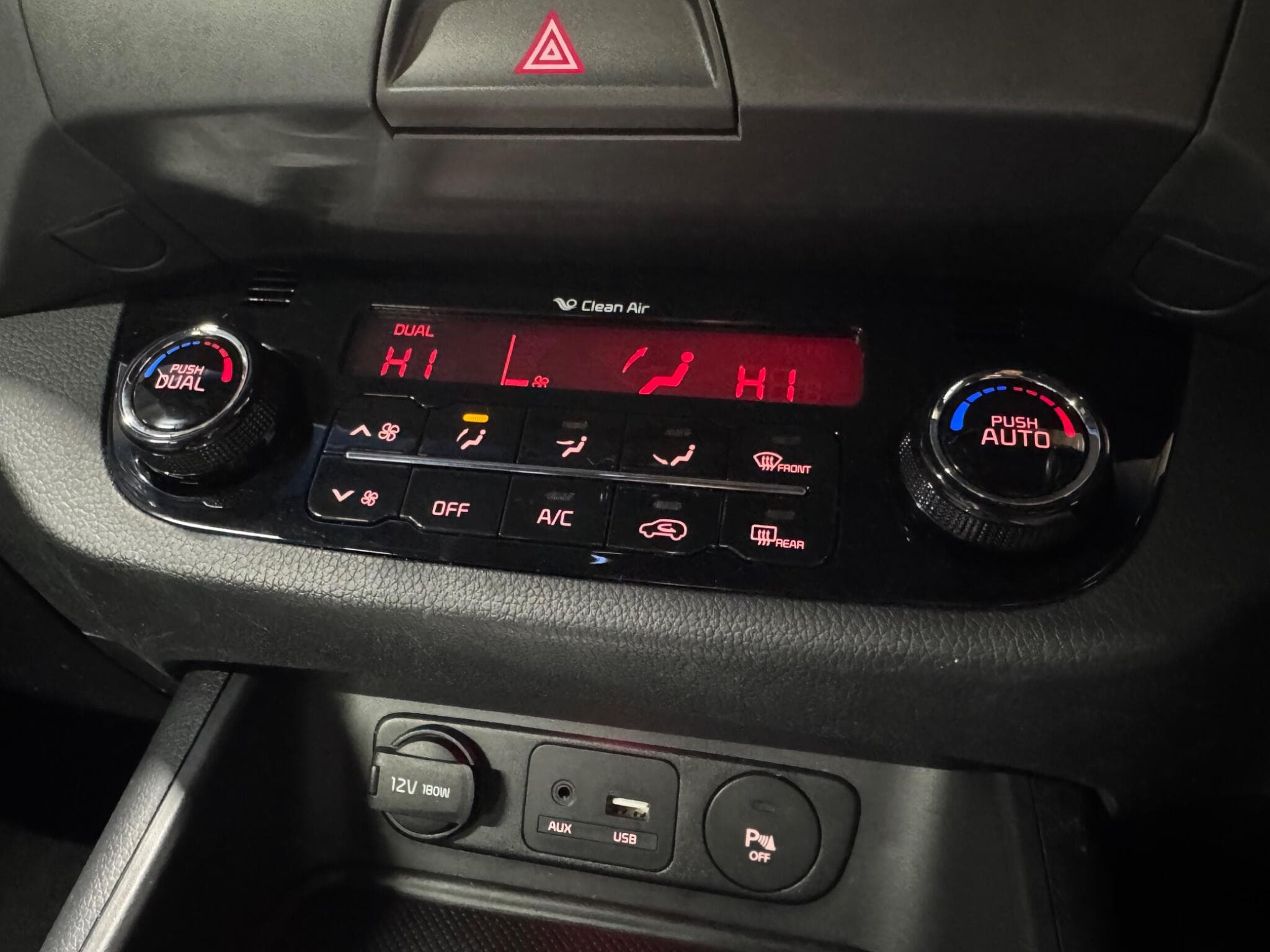2015 Kia Sportage - Thumbnail 18