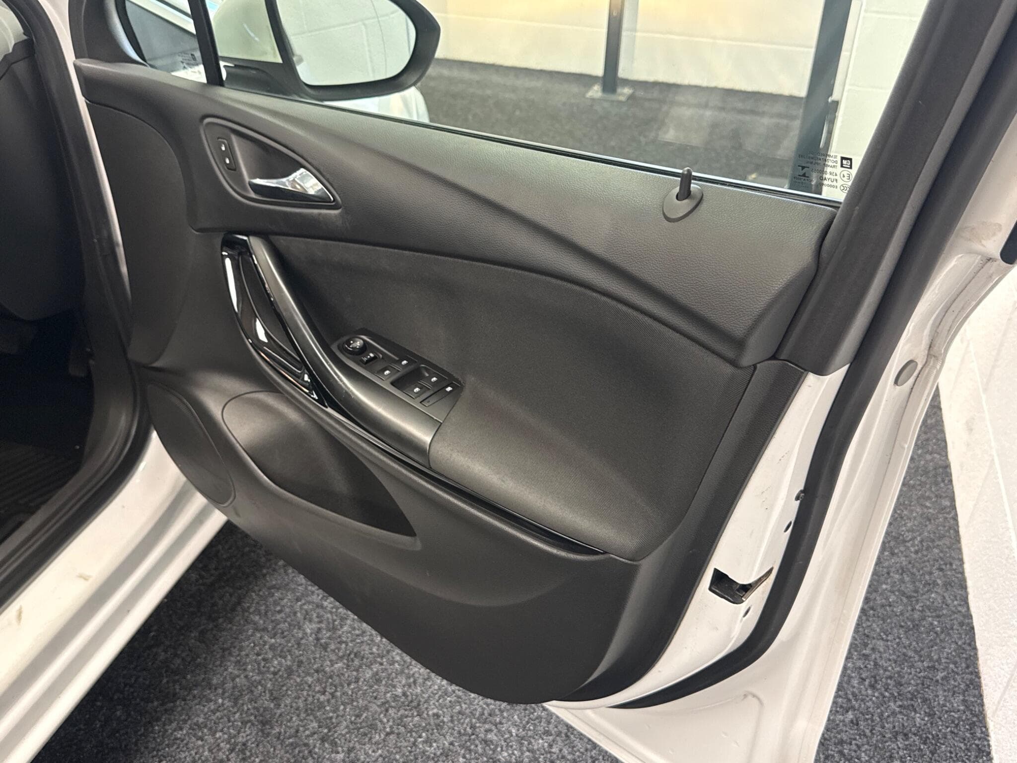 2016 Vauxhall Astra - Thumbnail 13