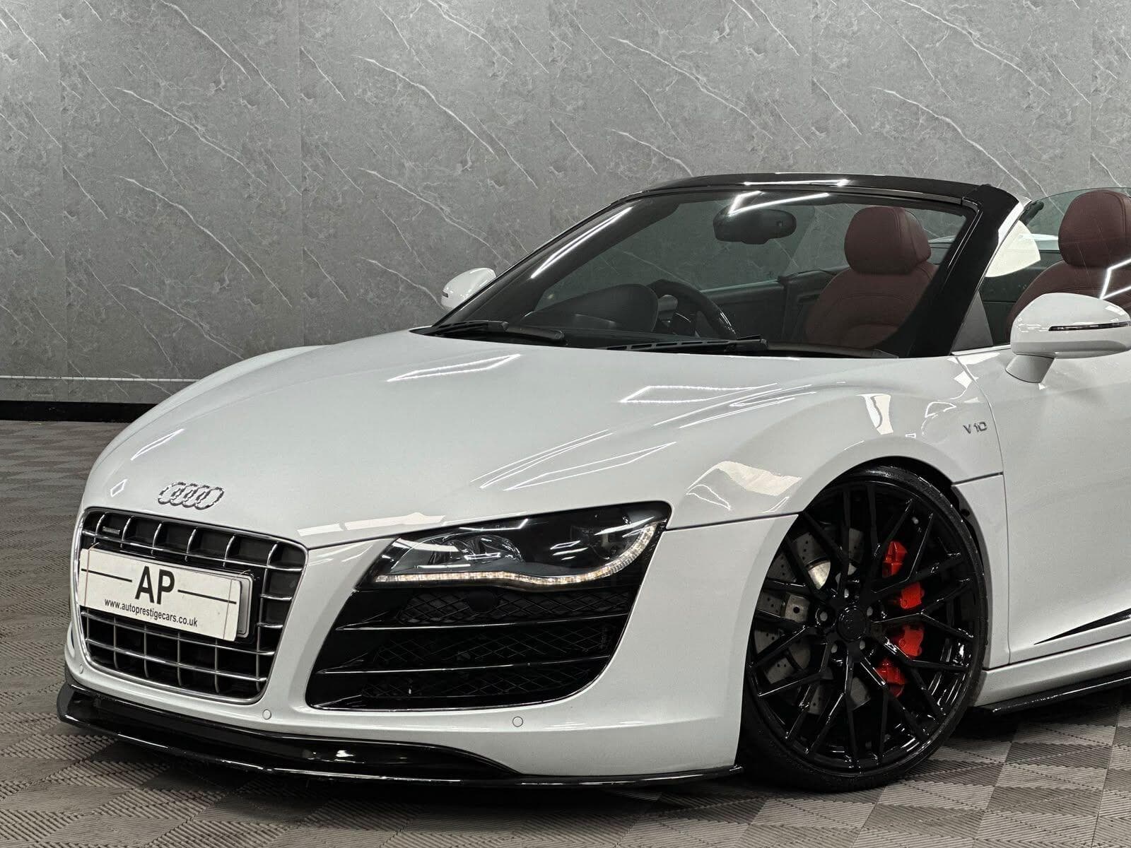 2010 Audi R8 - Thumbnail 23
