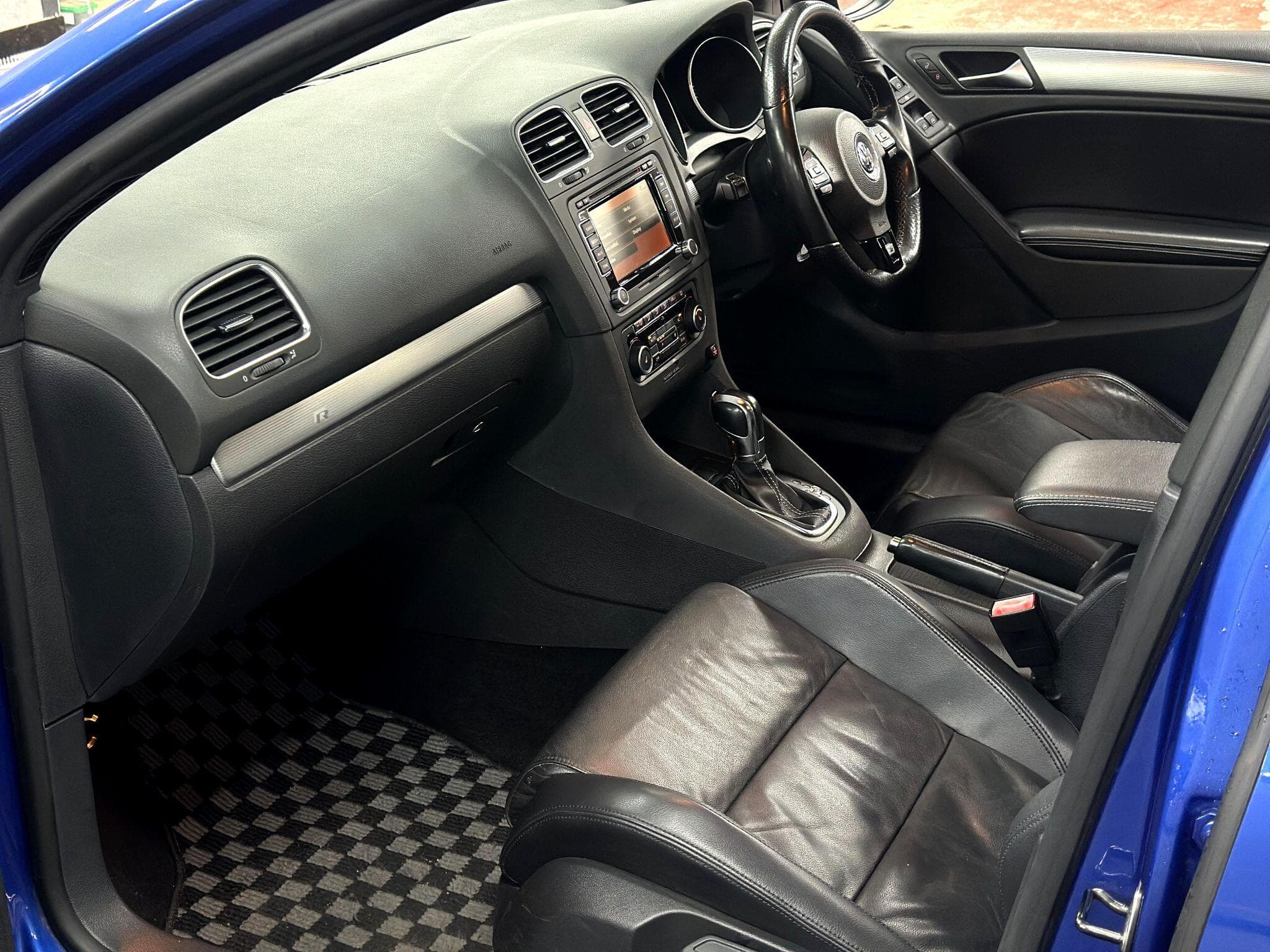 2011 Volkswagen Golf - Thumbnail 46