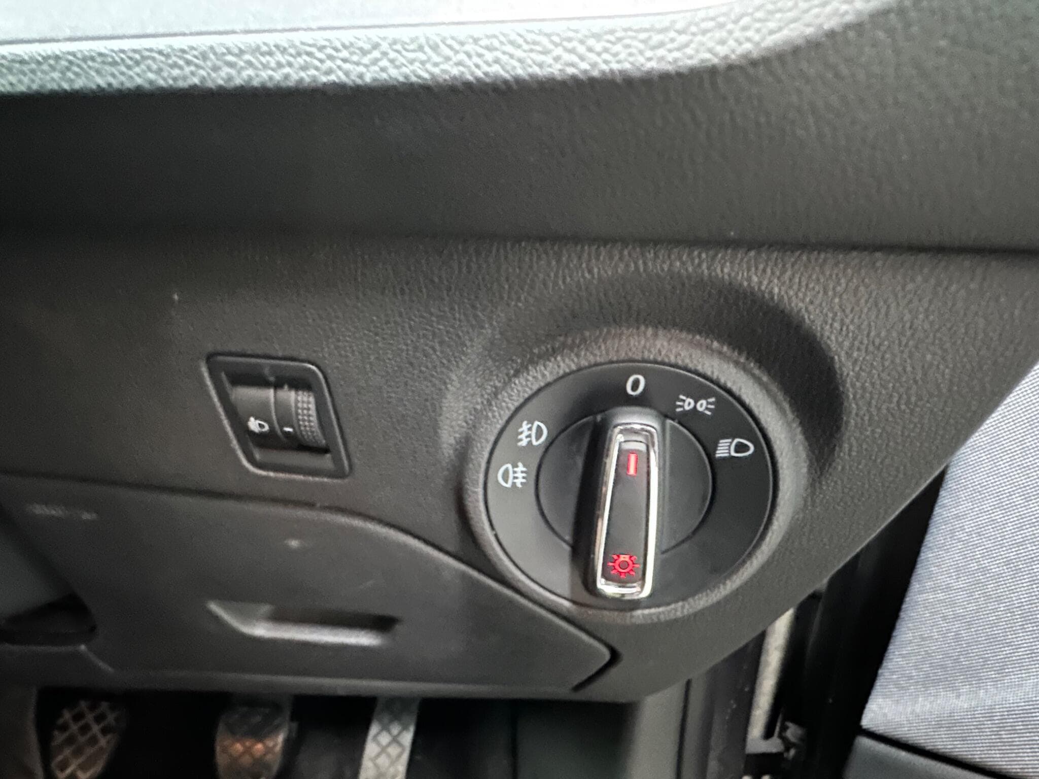 2017 SEAT Leon - Thumbnail 23