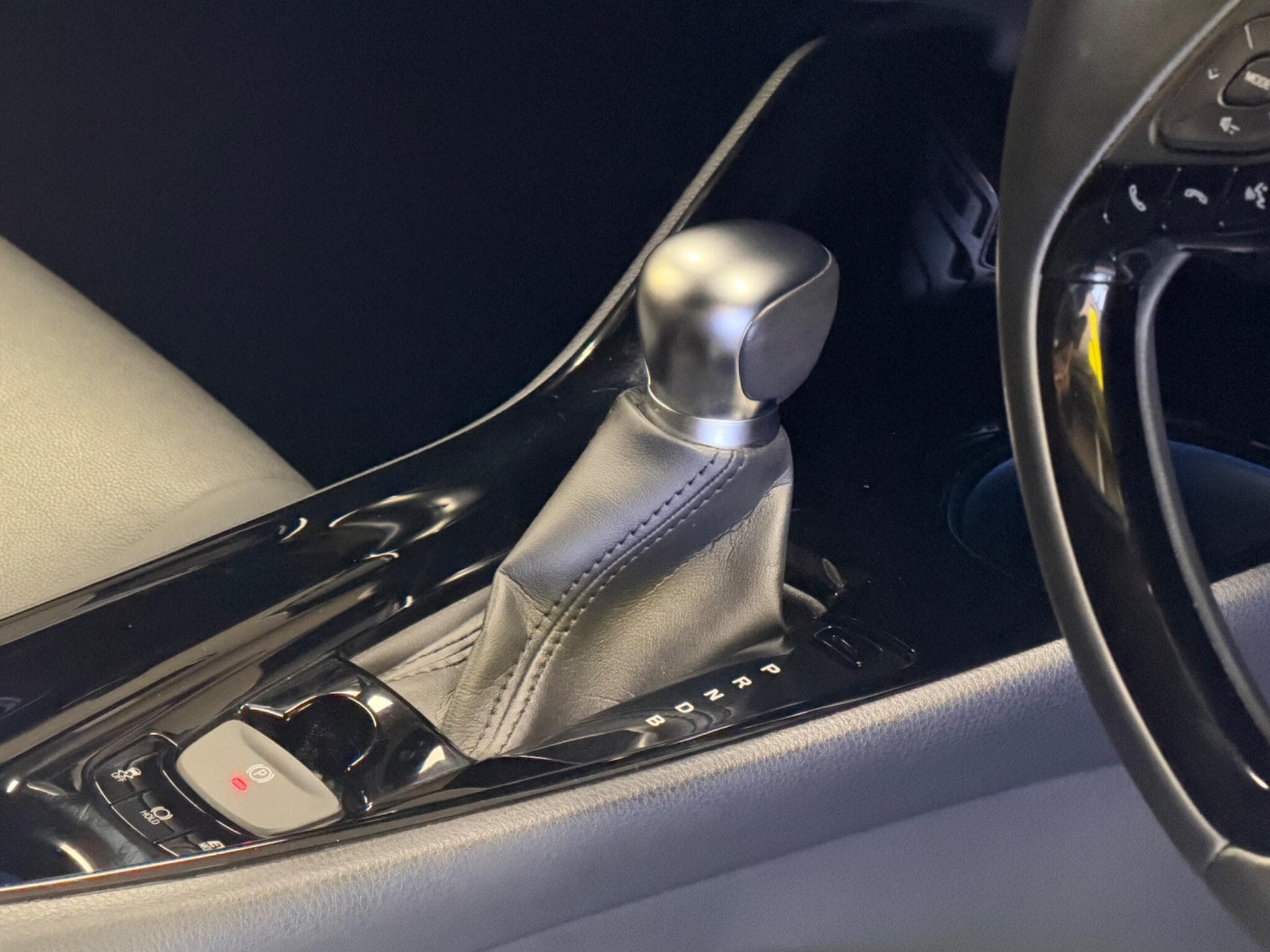 2022 Toyota C-HR - Thumbnail 13
