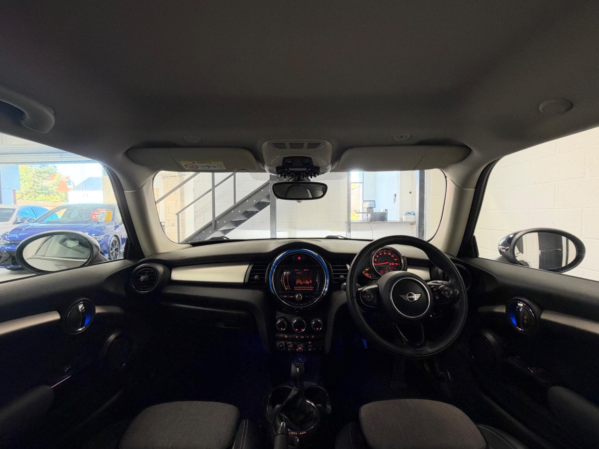 2017 MINI Hatch - Thumbnail 16