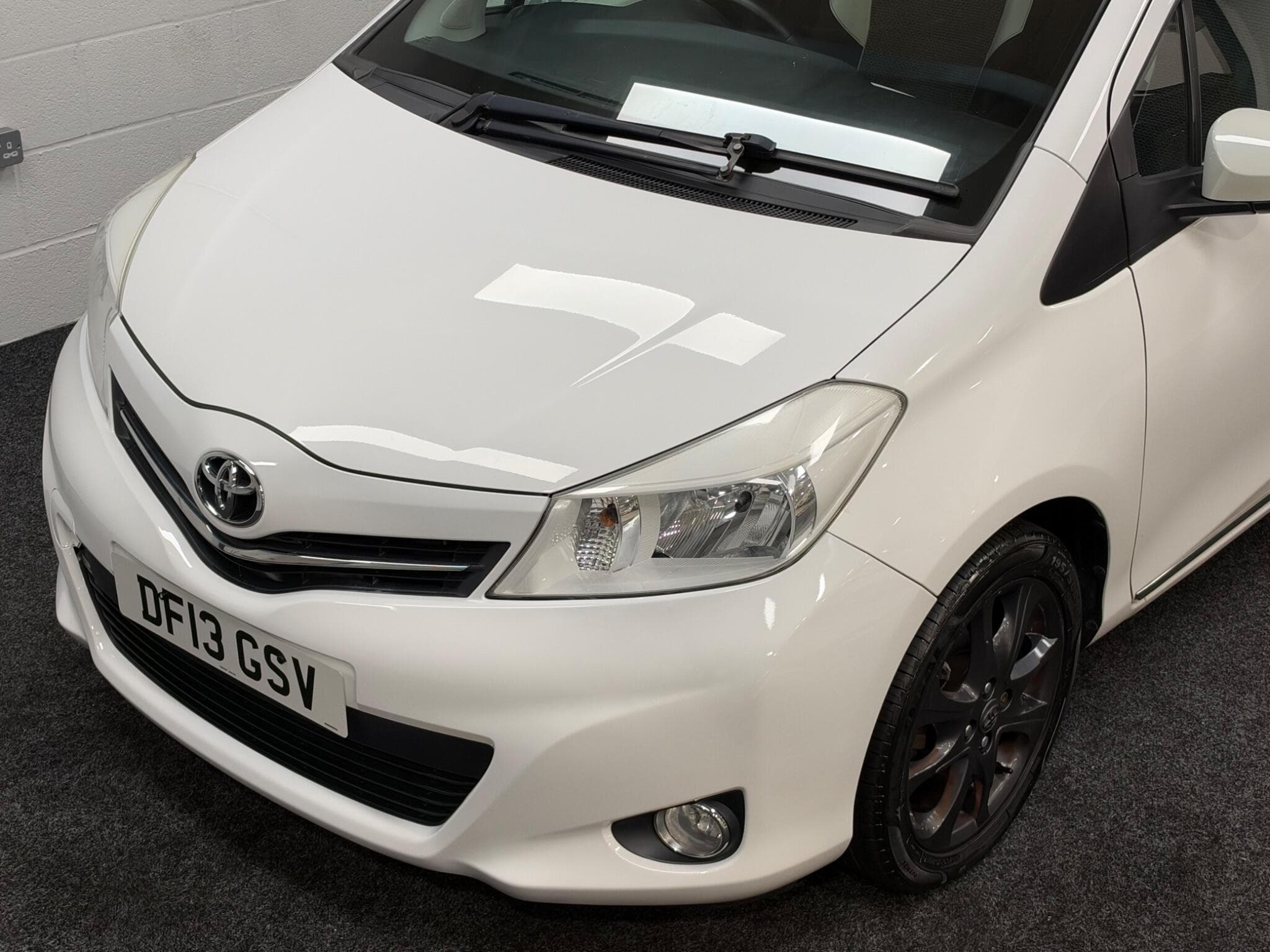 2013 Toyota Yaris - Thumbnail 6