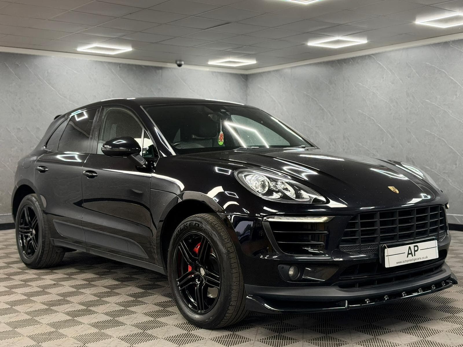 2017 Porsche Macan - Thumbnail 24