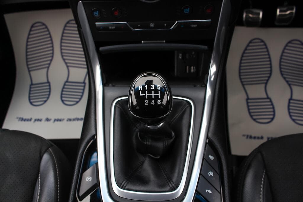 2016 Ford Edge - Thumbnail 27