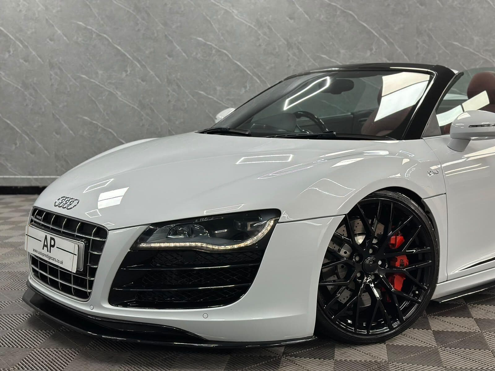 2010 Audi R8 - Thumbnail 42