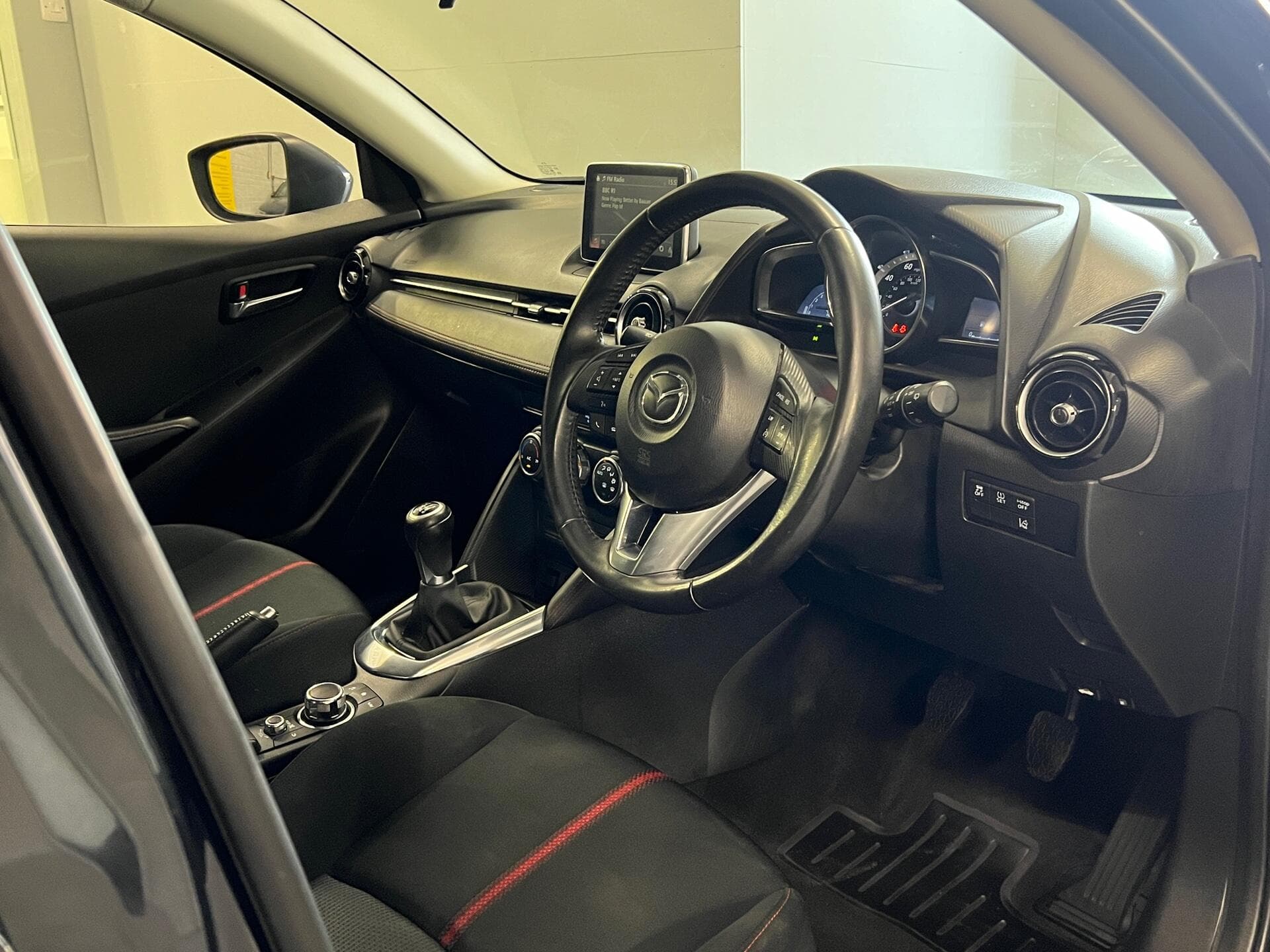 2016 Mazda Mazda2 - Thumbnail 23