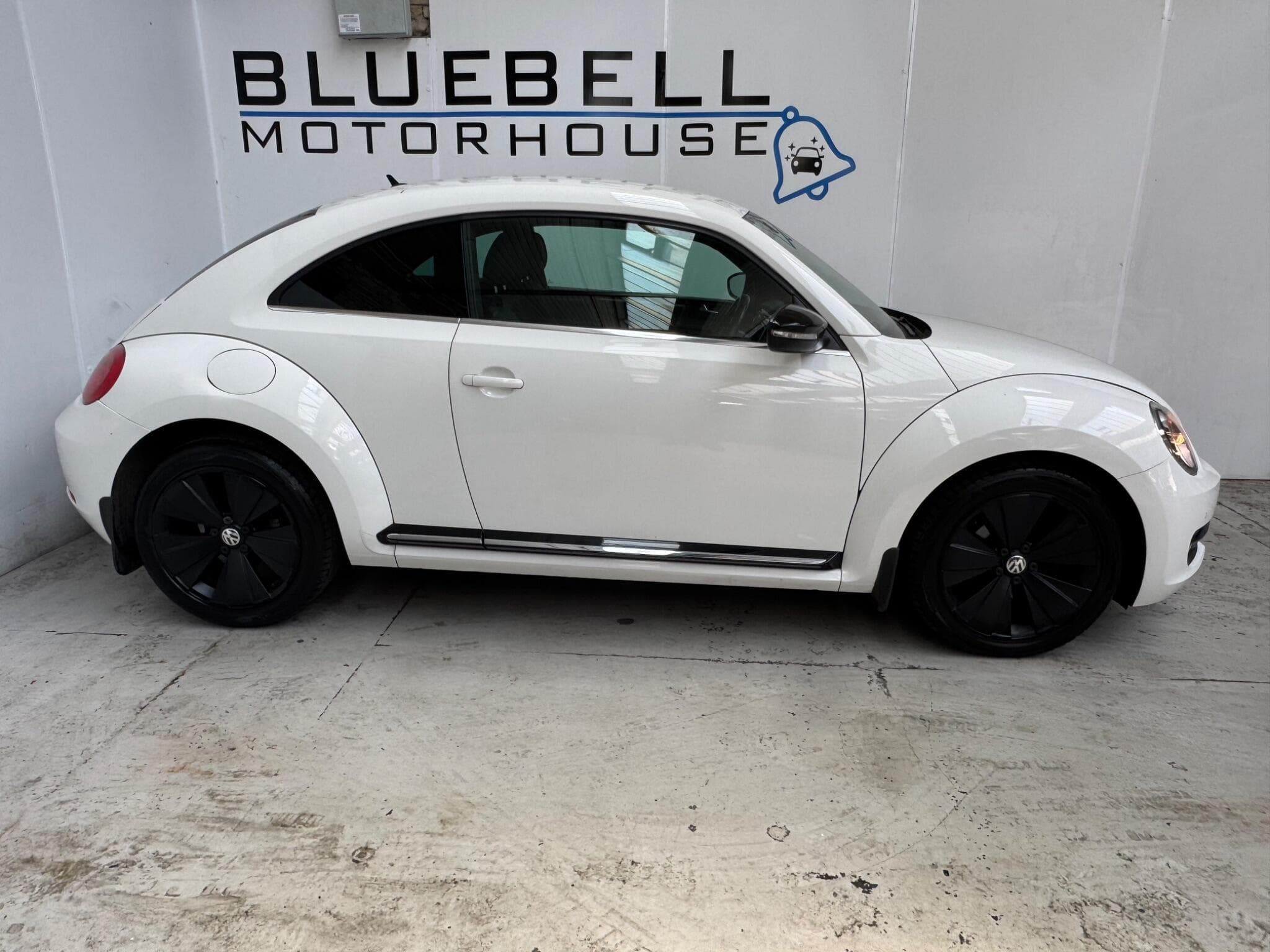 2013 Volkswagen Beetle - Thumbnail 9
