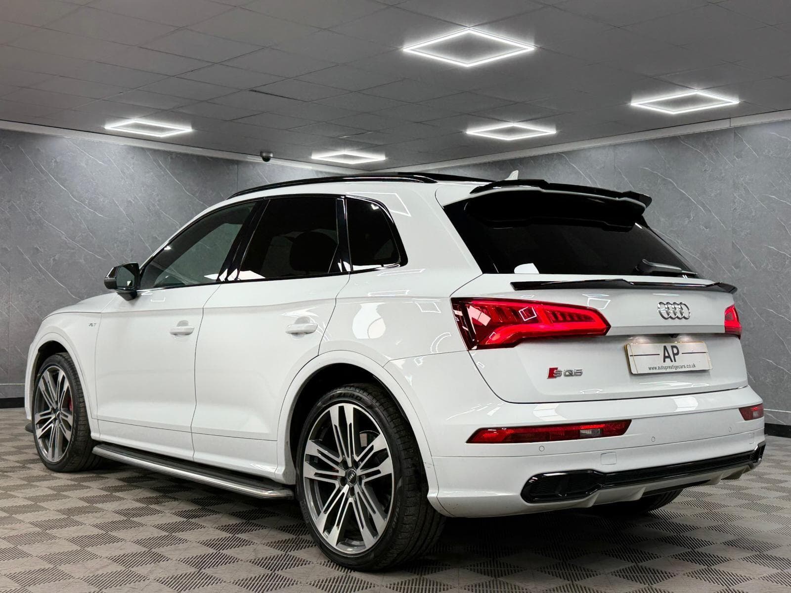 2018 Audi SQ5 - Thumbnail 20