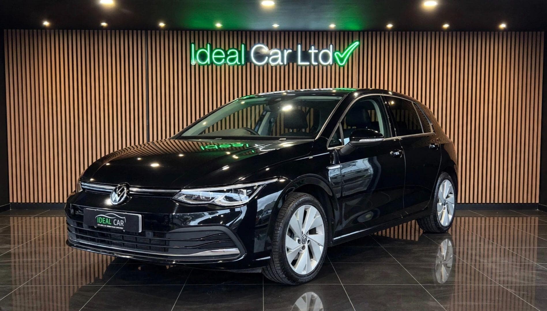 2020 Volkswagen Golf - Image 1