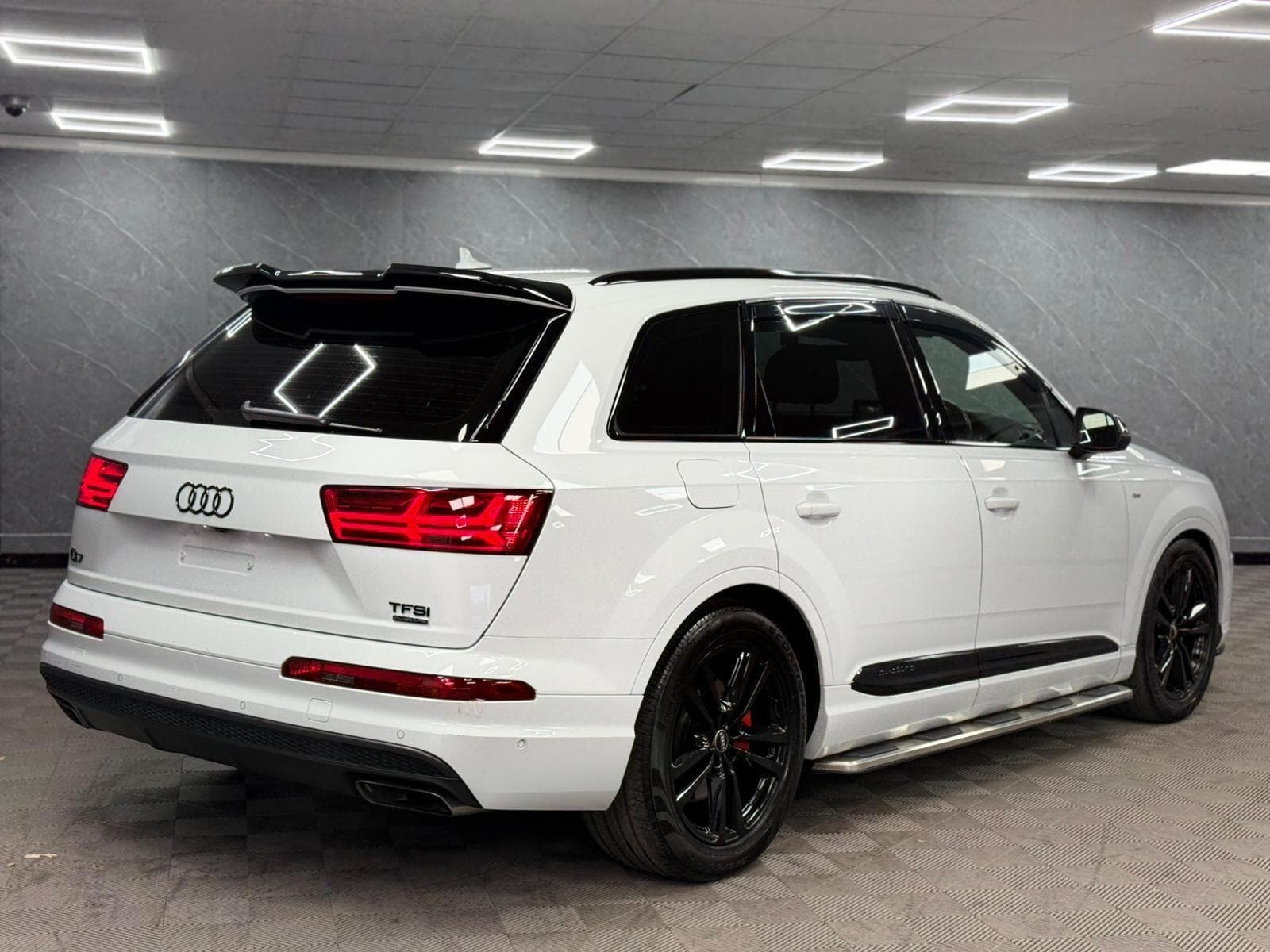 2017 Audi Q7 - Thumbnail 28