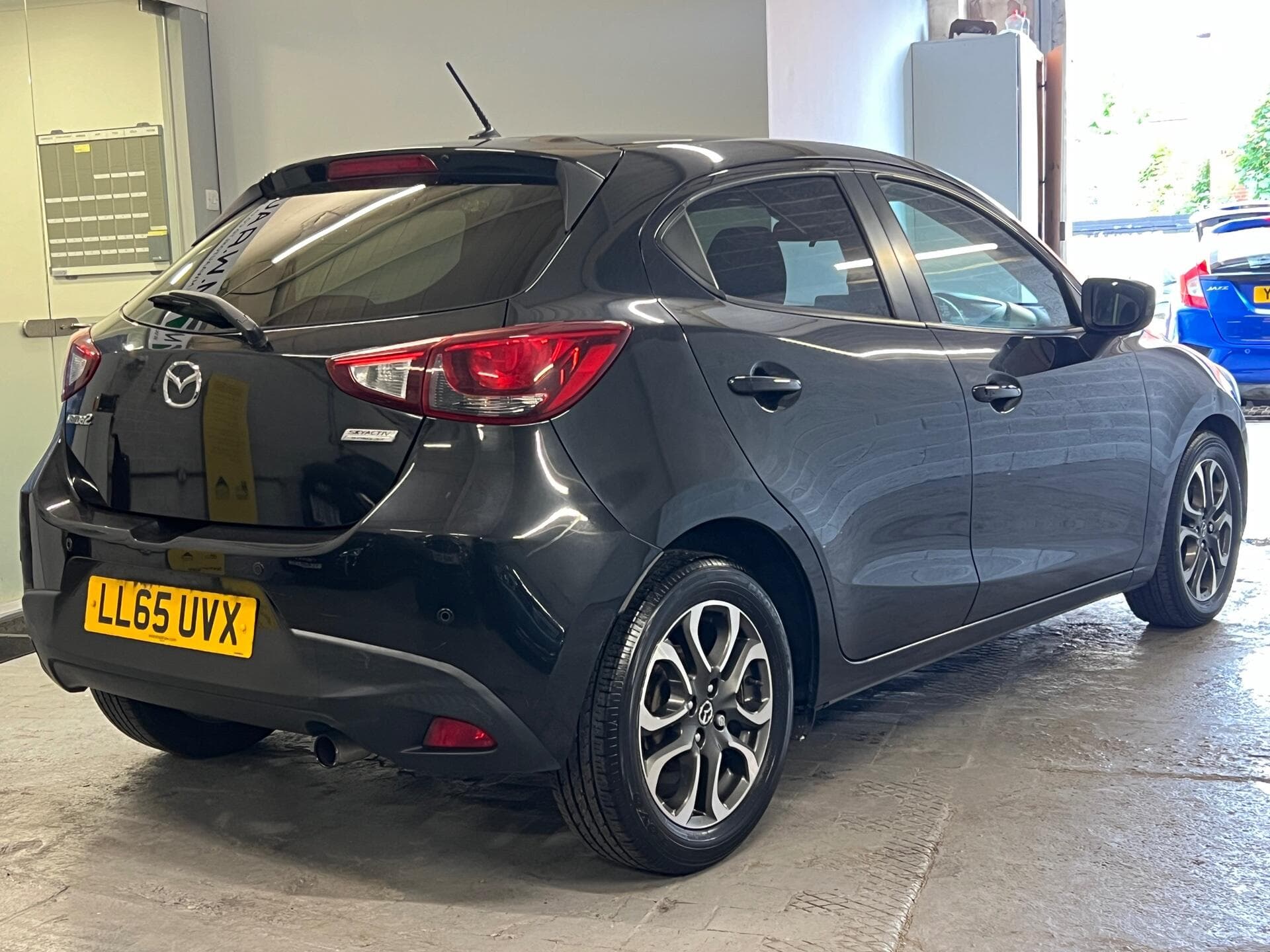 2016 Mazda Mazda2 - Thumbnail 9