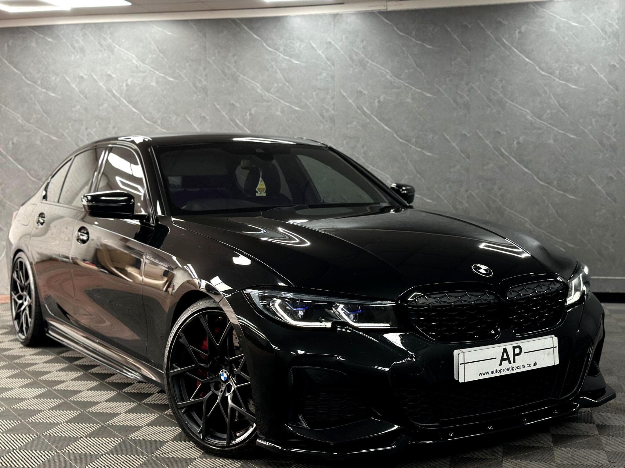 2019 BMW 3 Series - Thumbnail 28