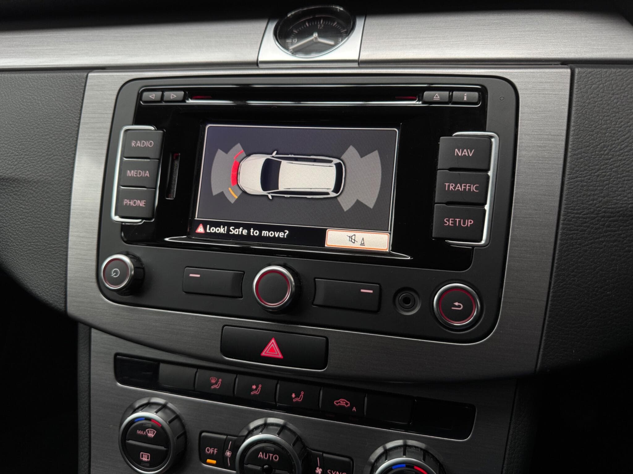 2013 Volkswagen Passat - Thumbnail 17