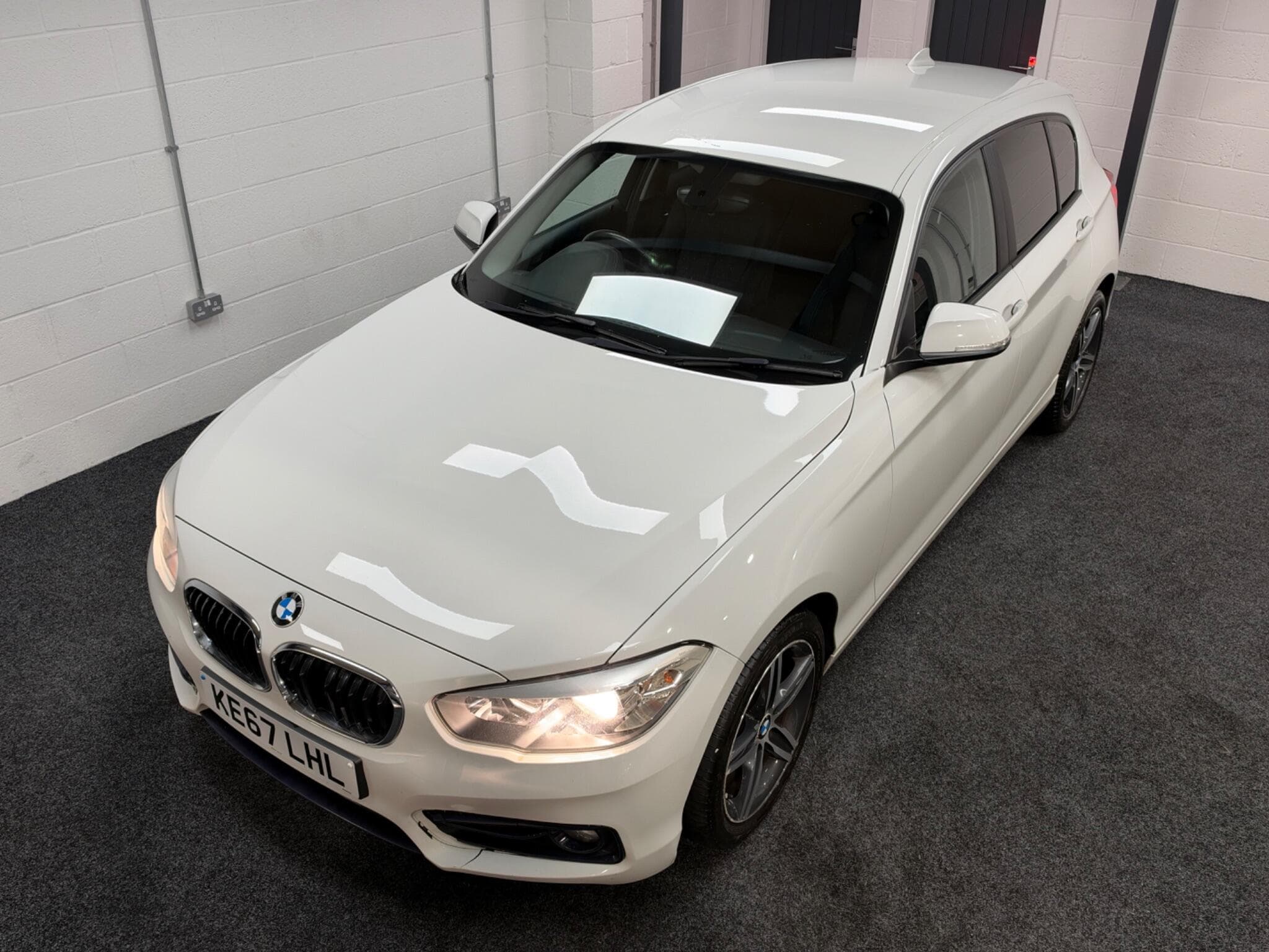 2017 BMW 1 Series - Thumbnail 5