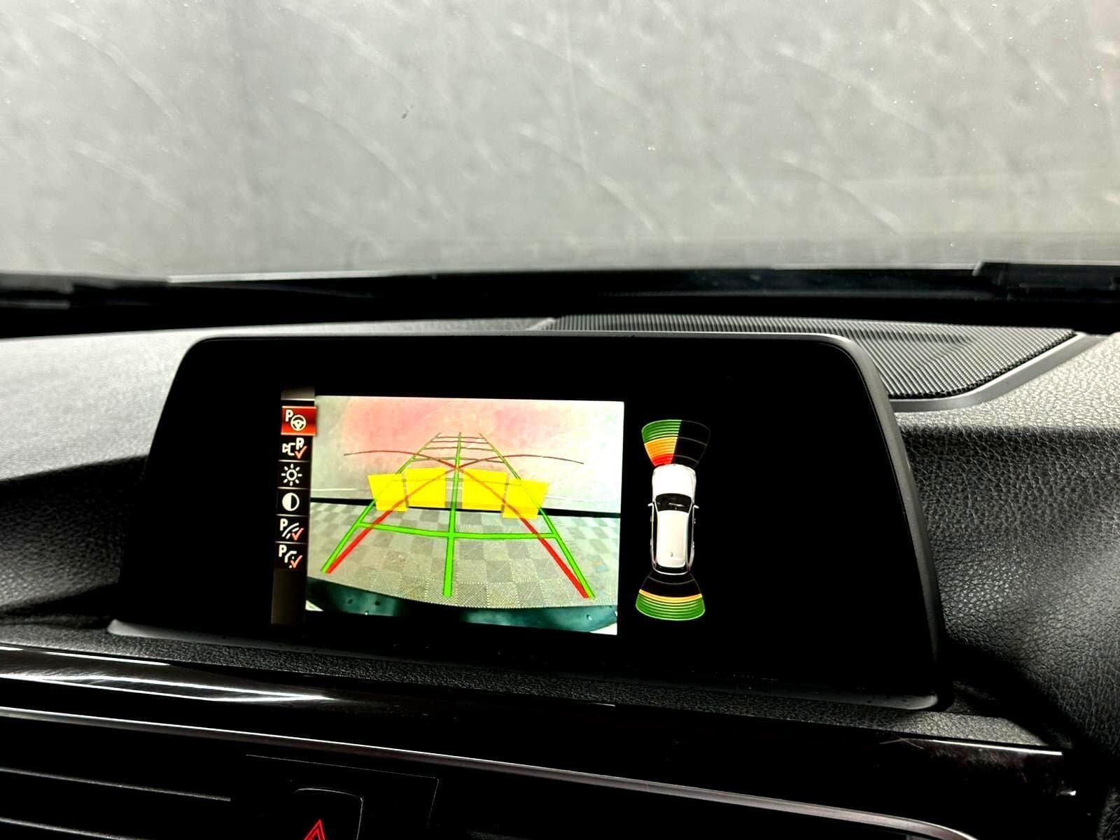 2015 BMW 3 Series - Thumbnail 43