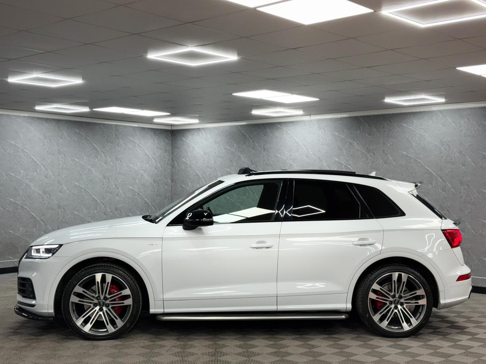 2018 Audi SQ5 - Thumbnail 16