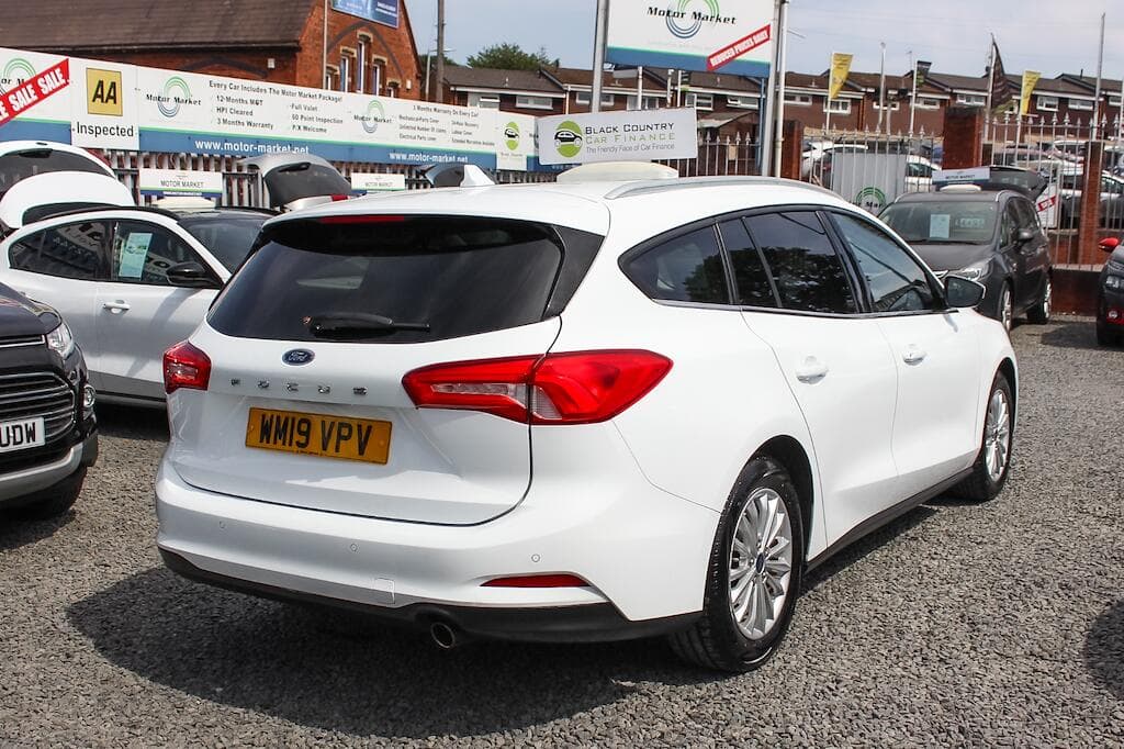 2019 Ford Focus - Thumbnail 10