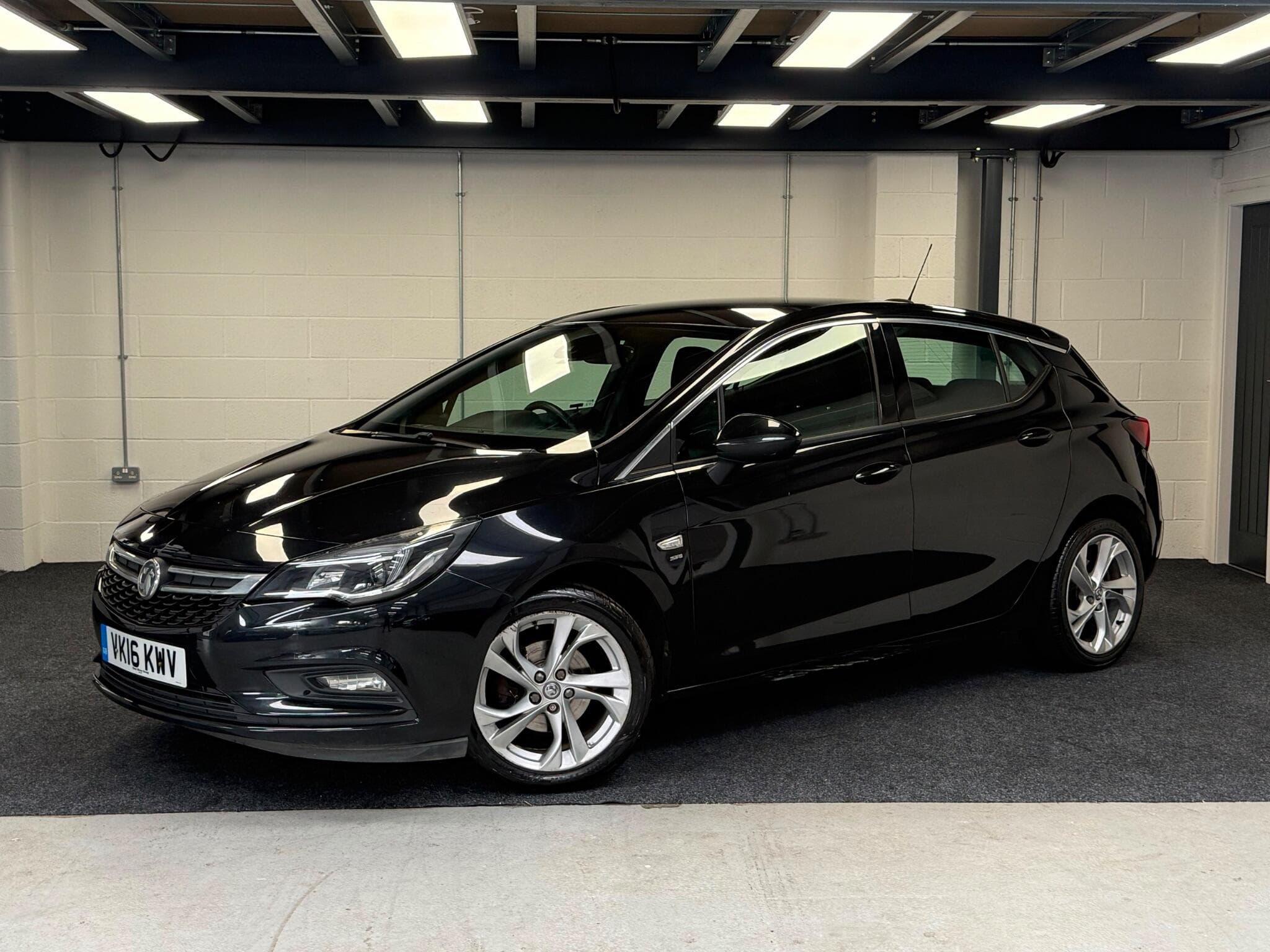 2016 Vauxhall Astra - Main