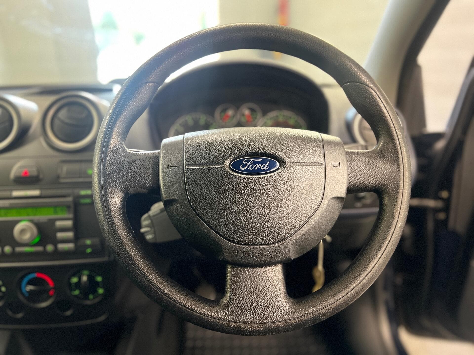 2005 Ford Fiesta - Thumbnail 23