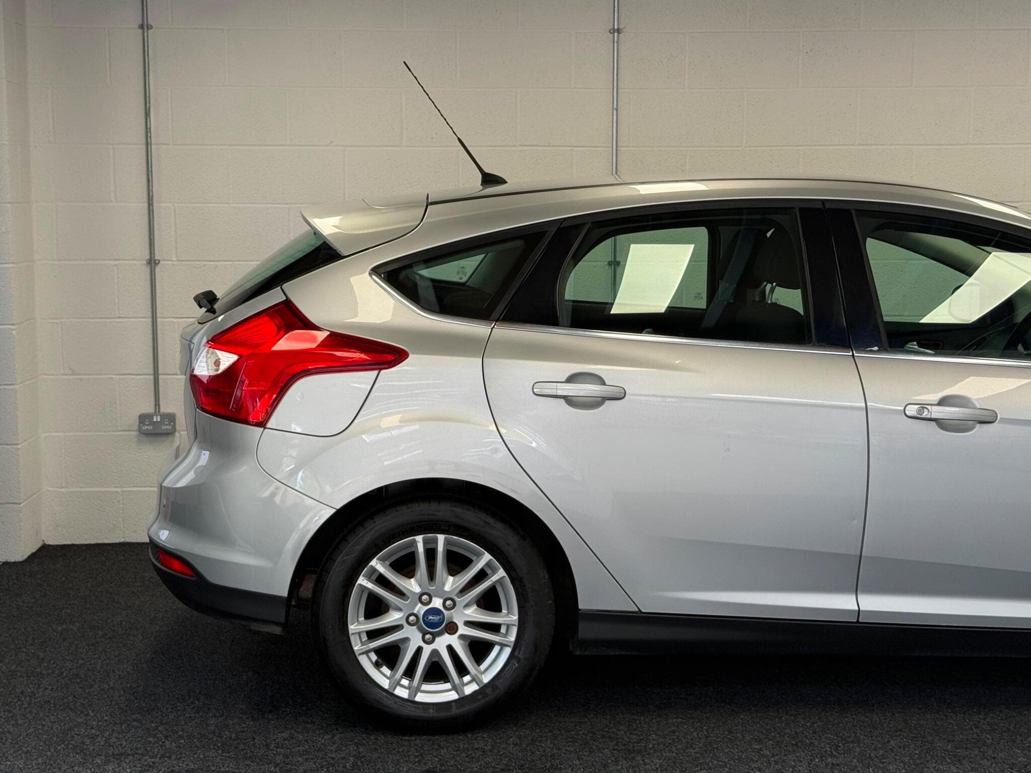 2012 Ford Focus - Thumbnail 11
