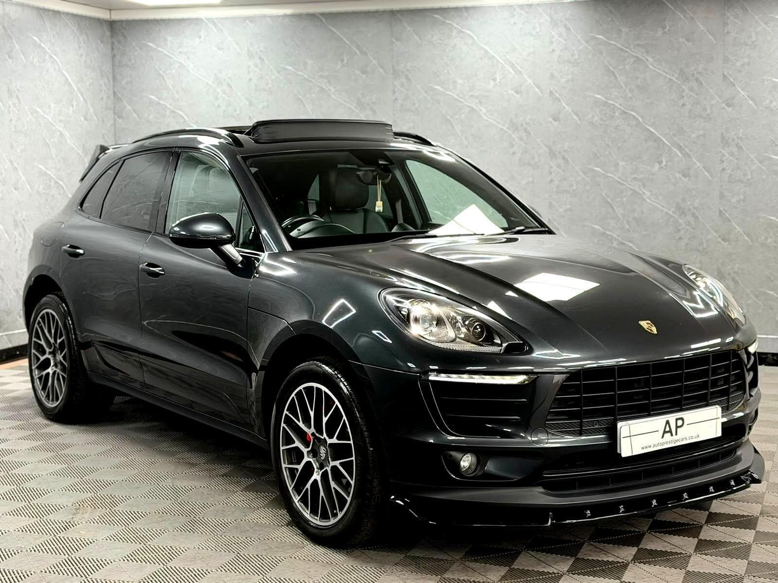 2017 Porsche Macan - Thumbnail 15