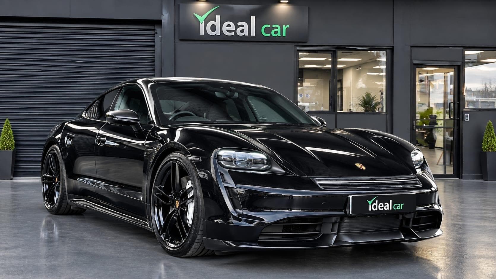 2020 Porsche Taycan - Main