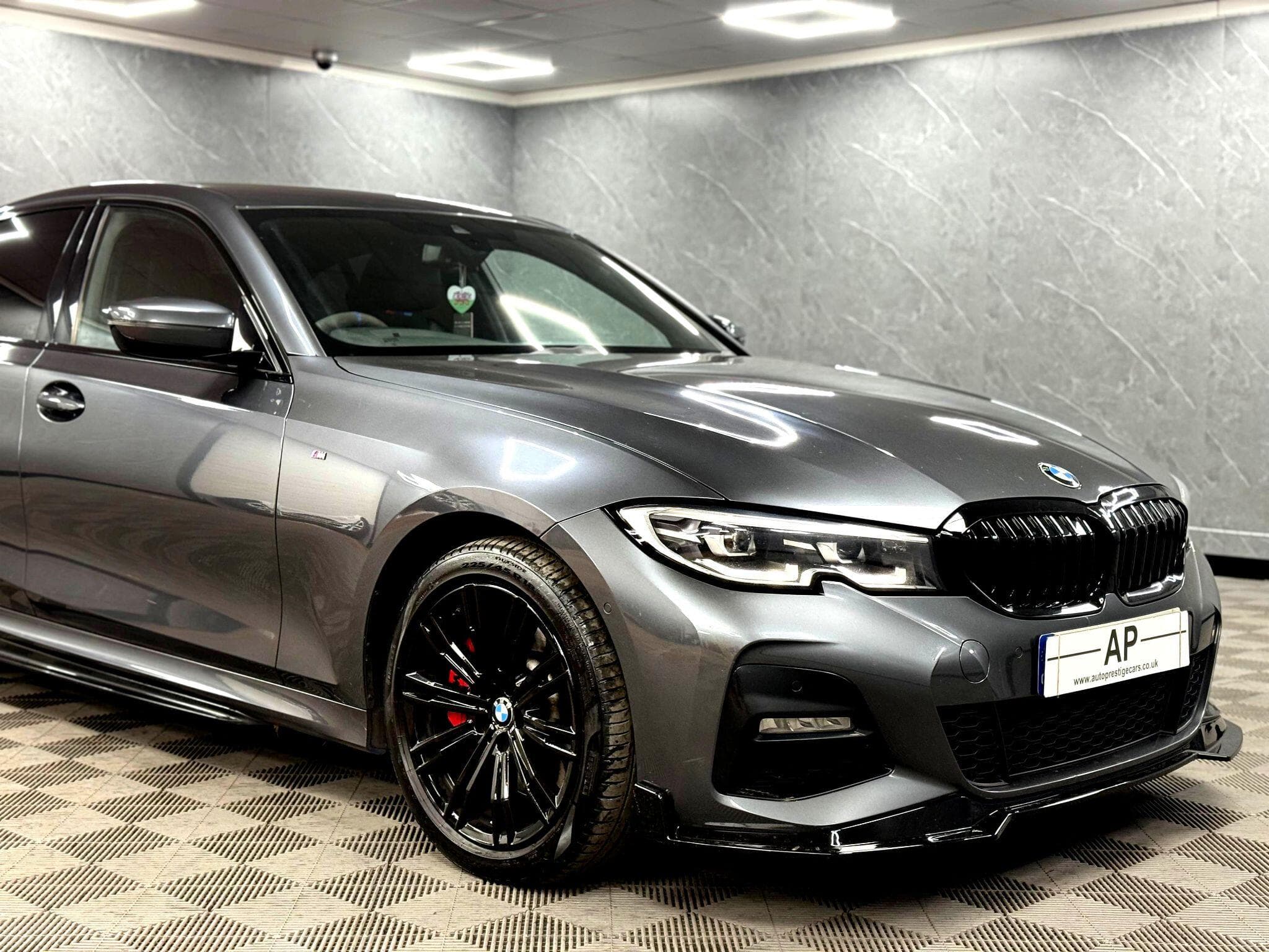 2019 BMW 3 Series - Thumbnail 13