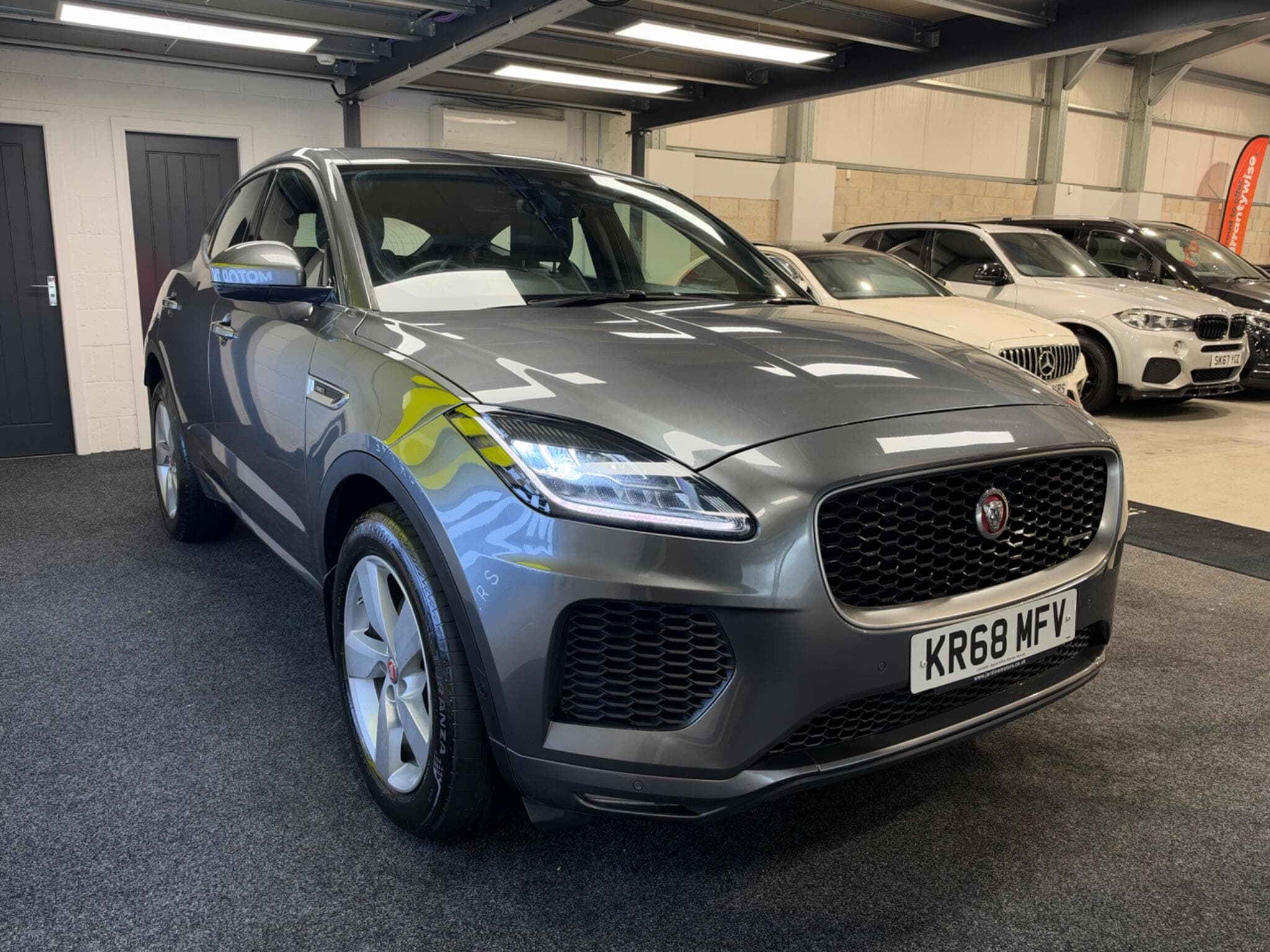 2018 Jaguar E-PACE - Thumbnail 2