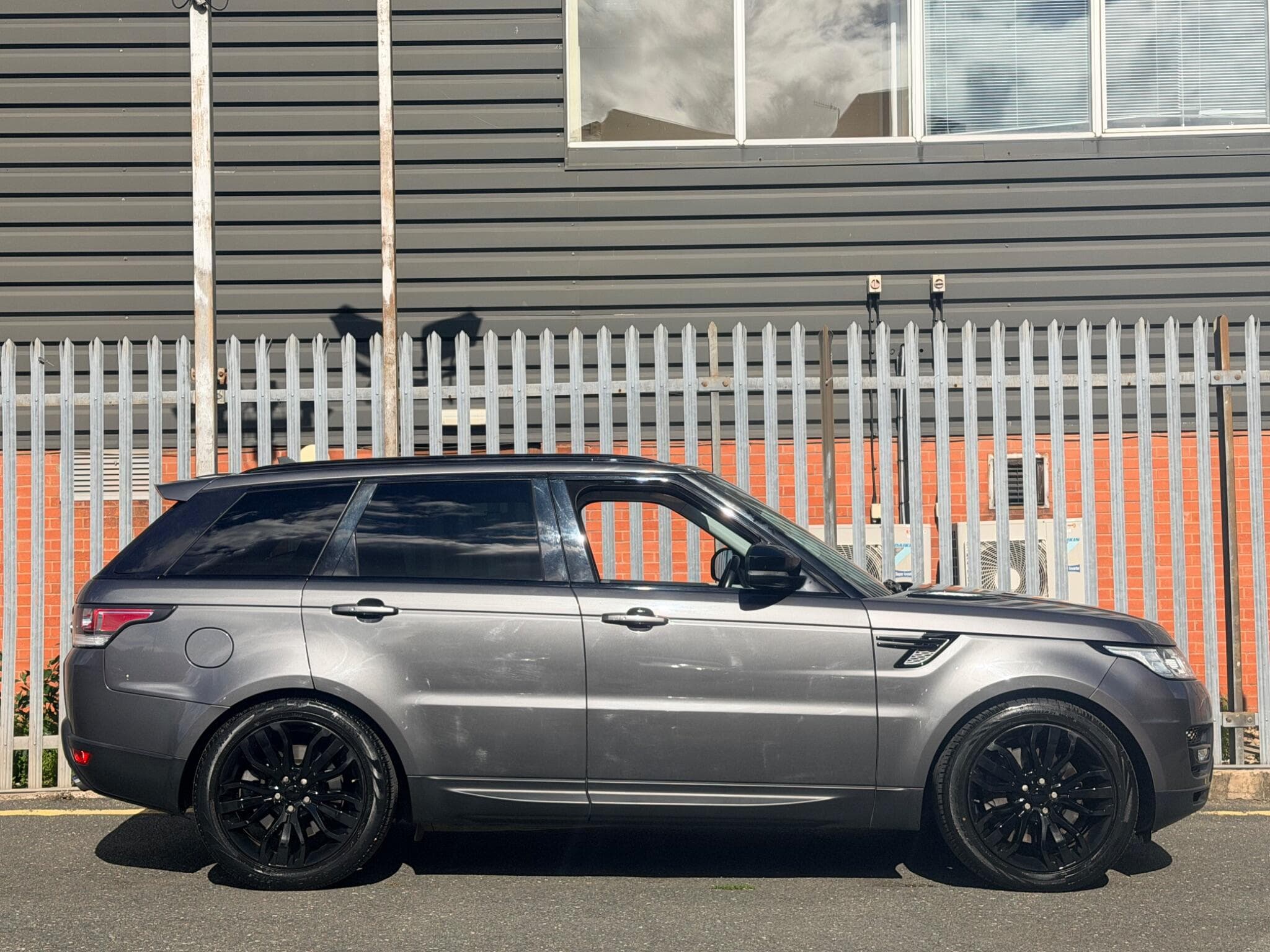 2015 Land Rover Range Rover Sport - Thumbnail 2