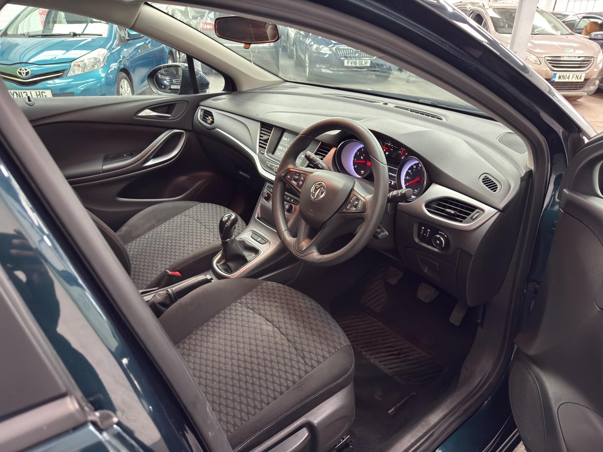 2016 Vauxhall Astra - Thumbnail 11