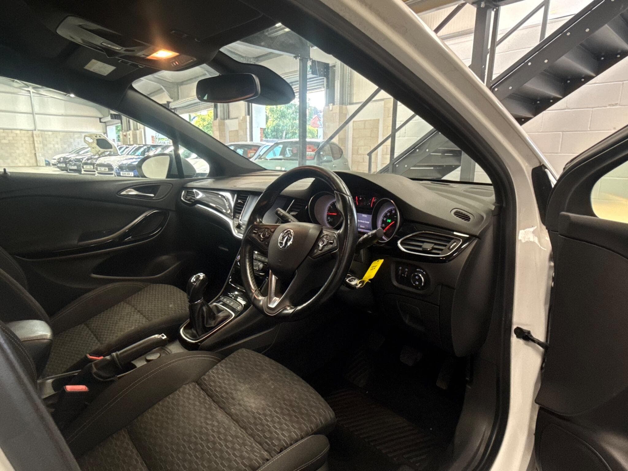 2016 Vauxhall Astra - Thumbnail 20