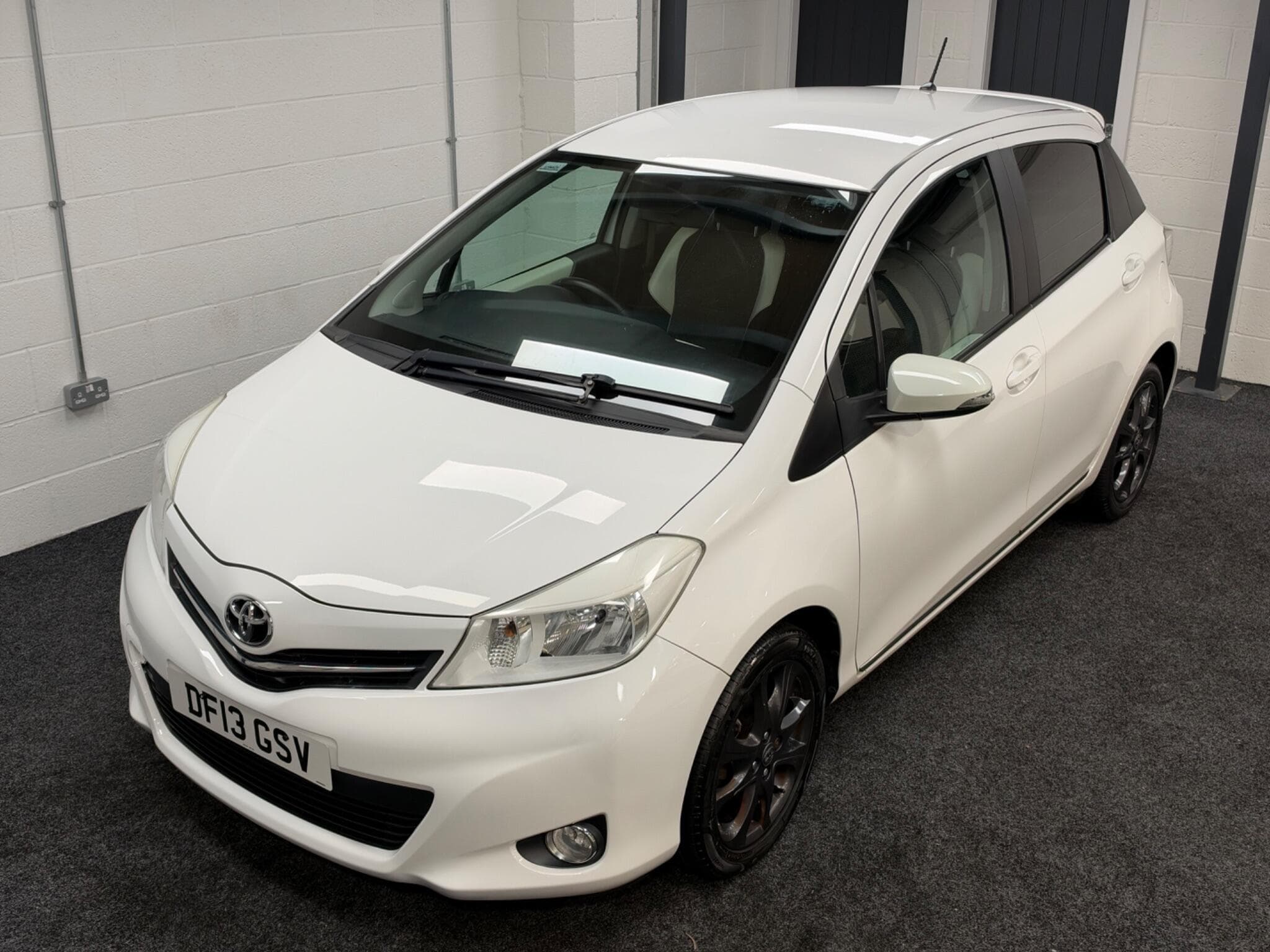 2013 Toyota Yaris - Thumbnail 7