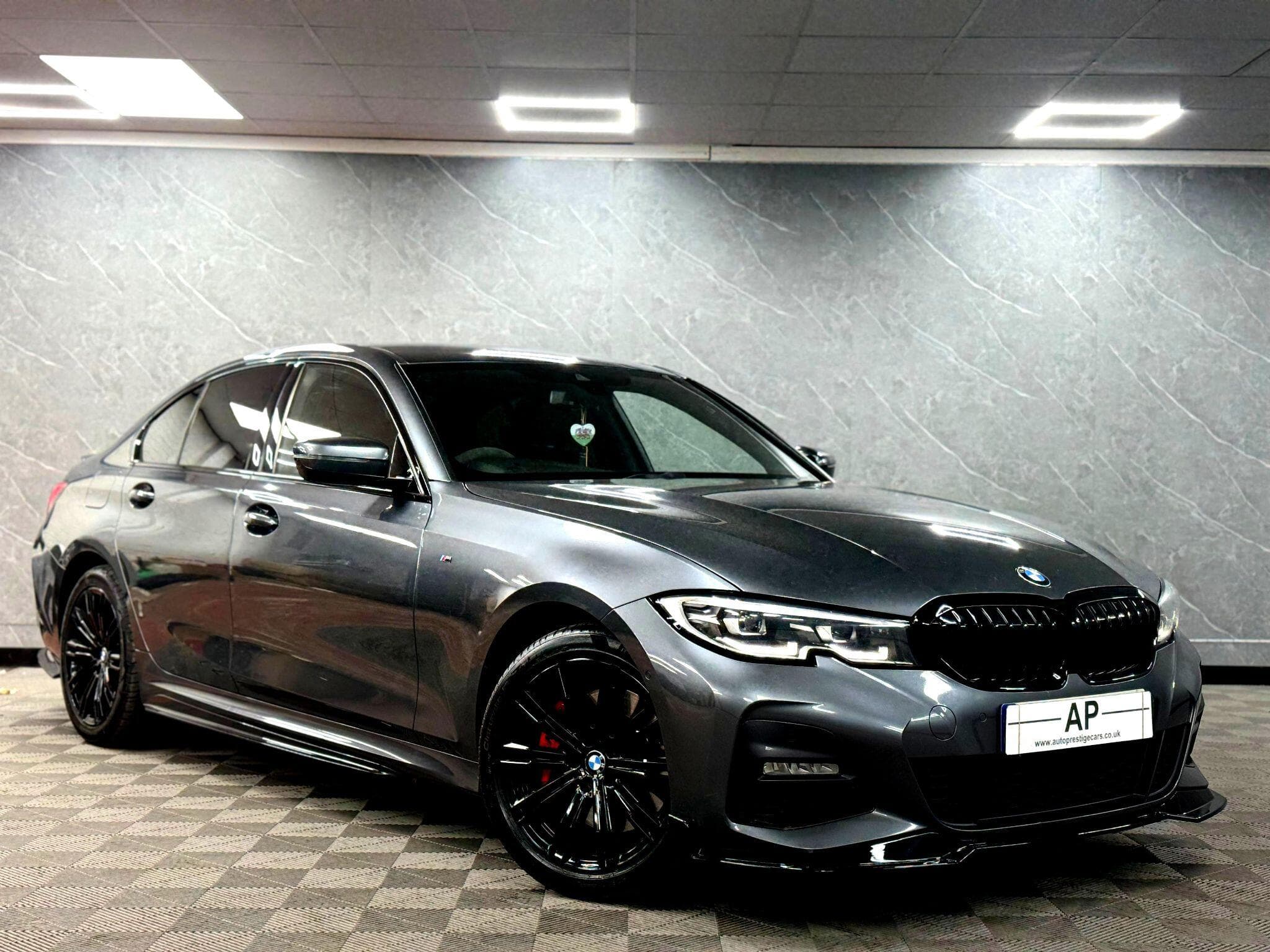 2019 BMW 3 Series - Main