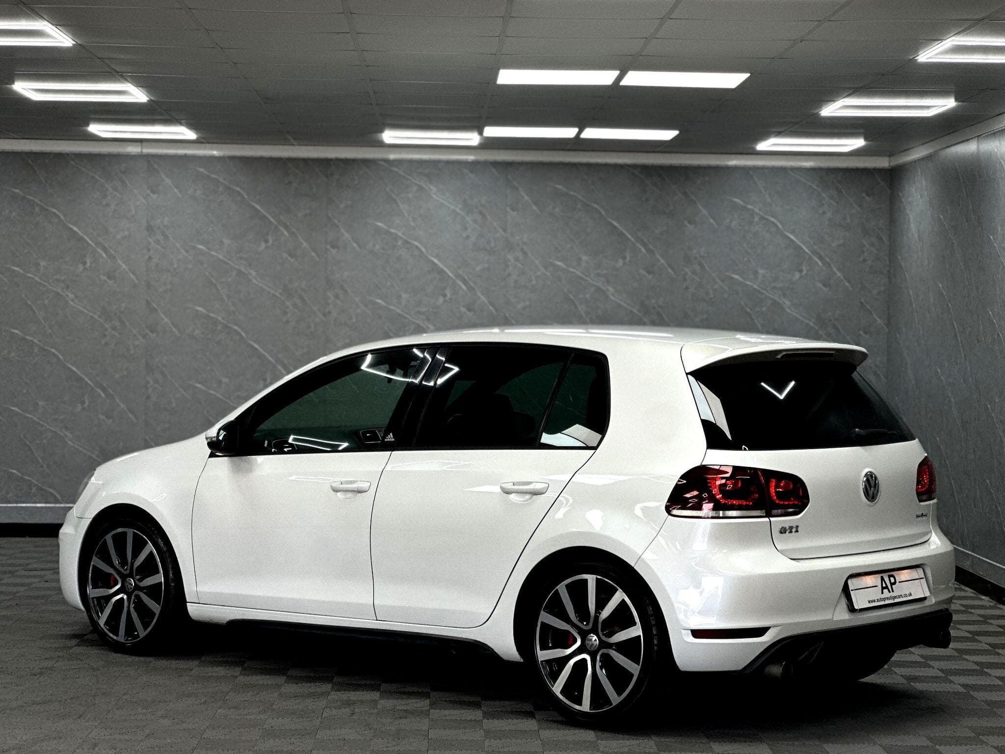 2011 Volkswagen Golf - Thumbnail 18