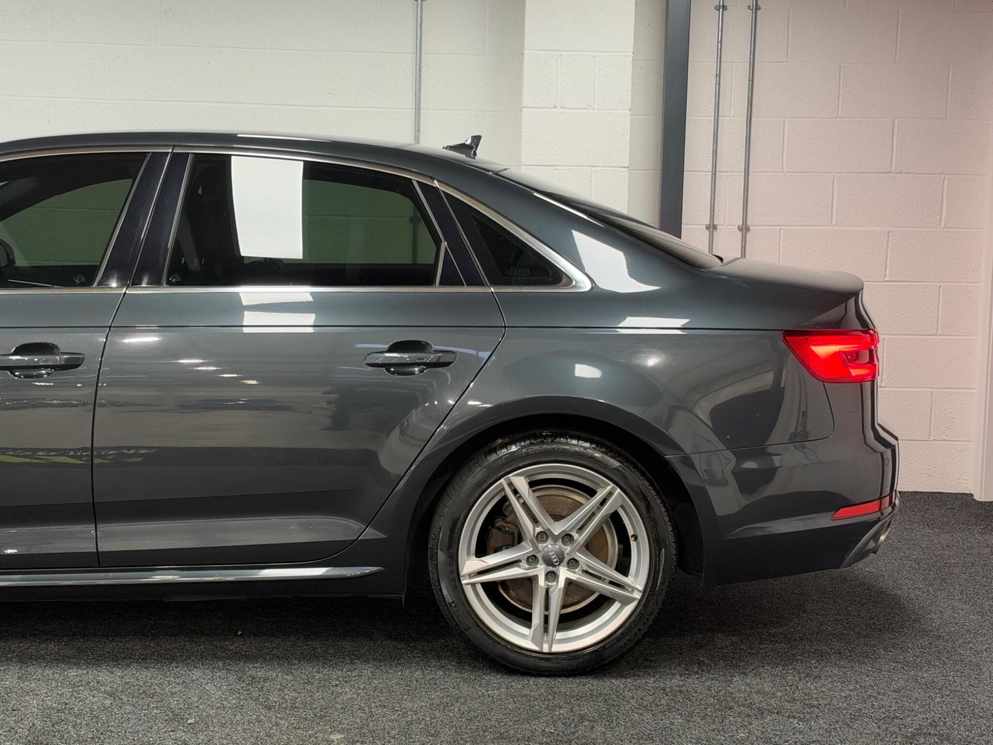 2016 Audi A4 - Image 4
