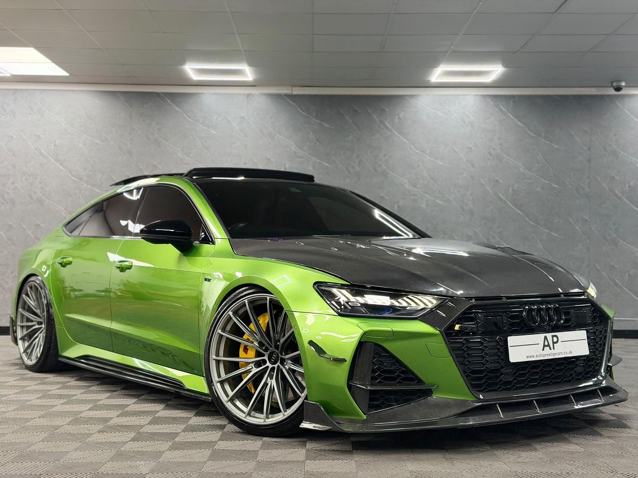 2021 Audi RS7 - Image 2