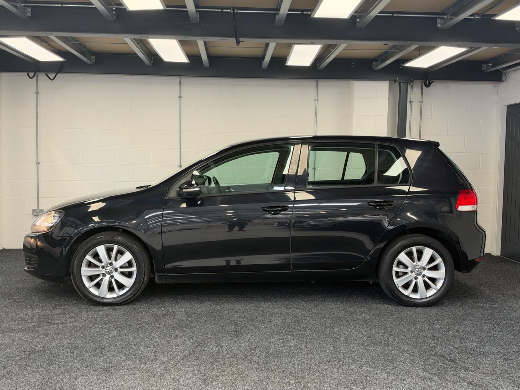 2011 Volkswagen Golf - Thumbnail 4
