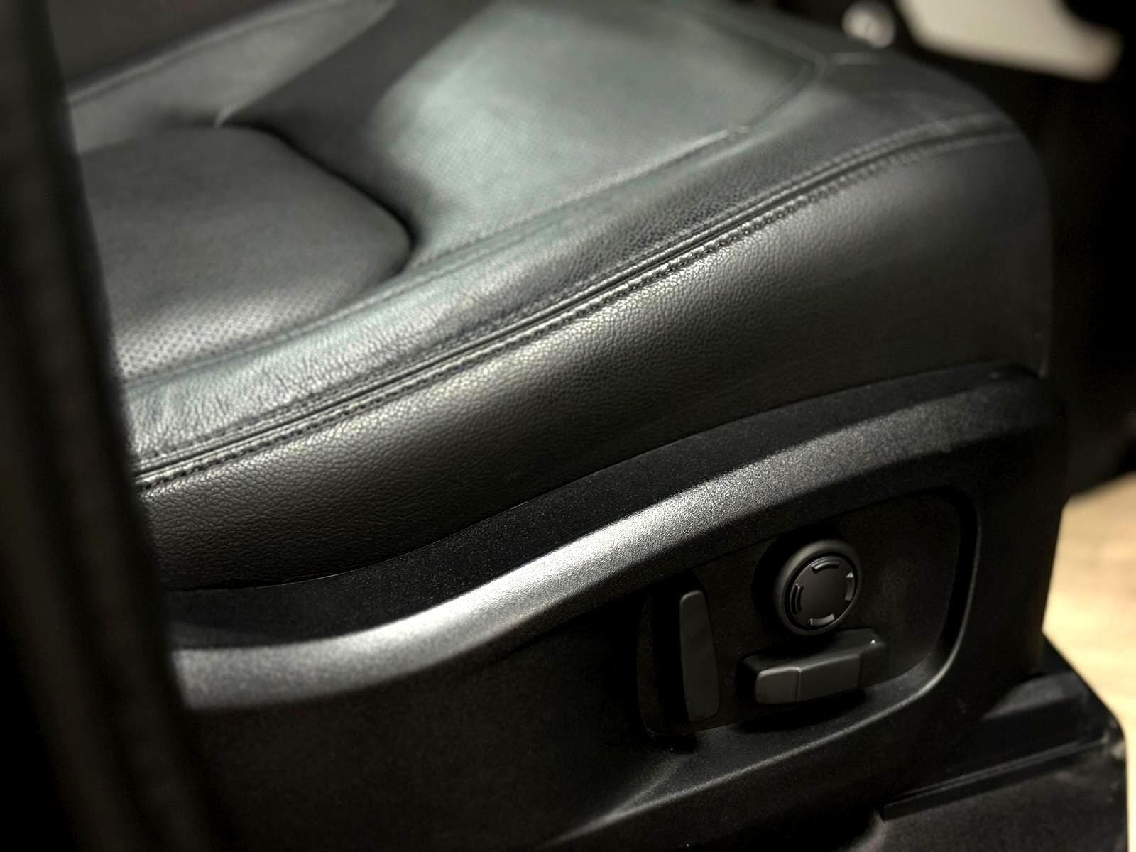 2024 Land Rover Defender 110 - Thumbnail 34