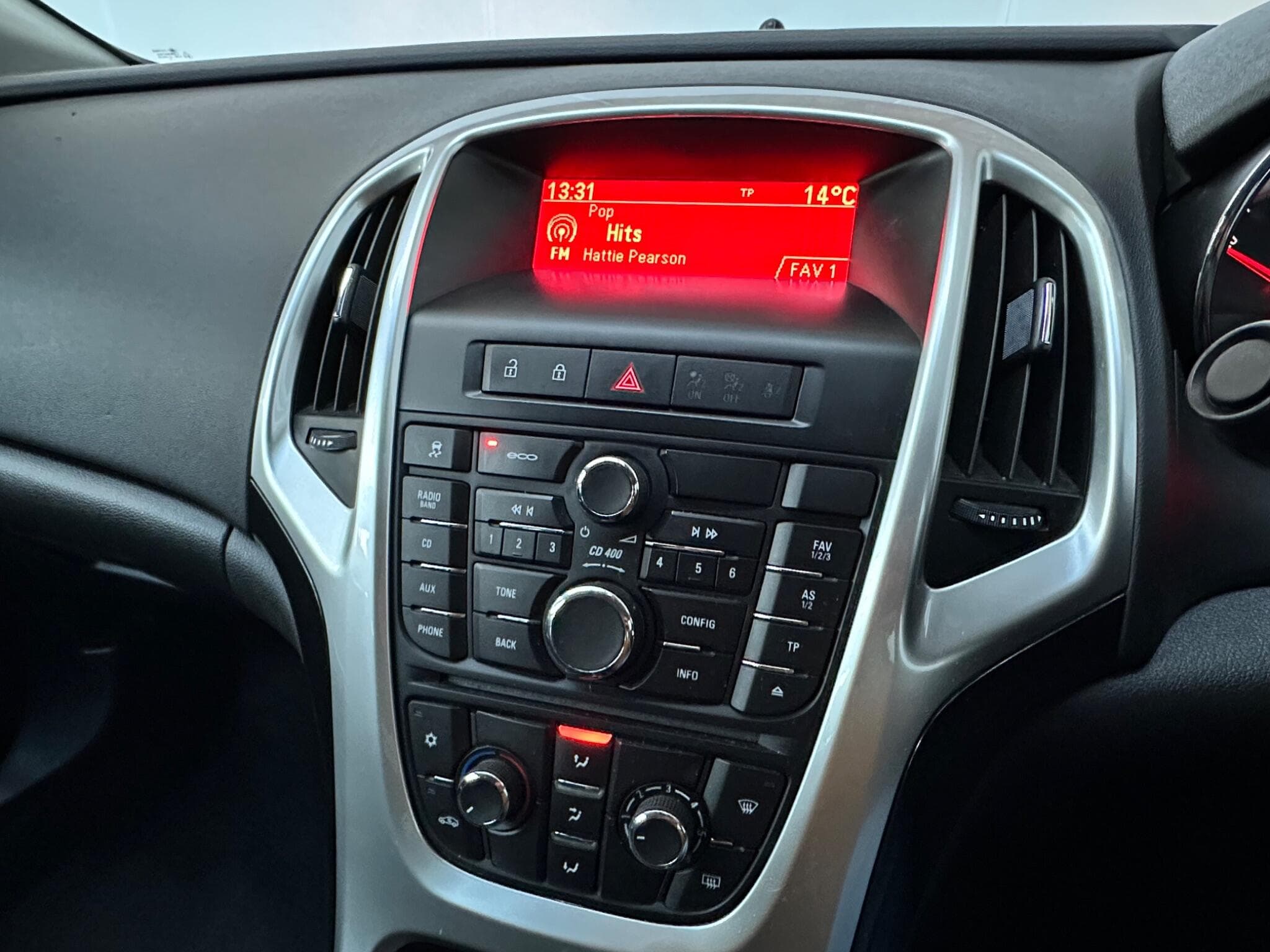 2014 Vauxhall Astra - Thumbnail 12