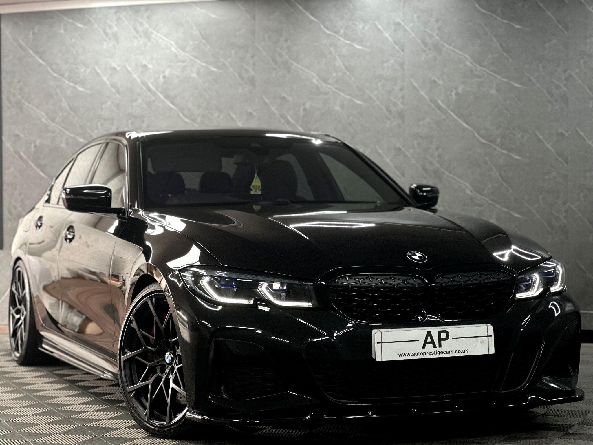 2019 BMW 3 Series - Image 1