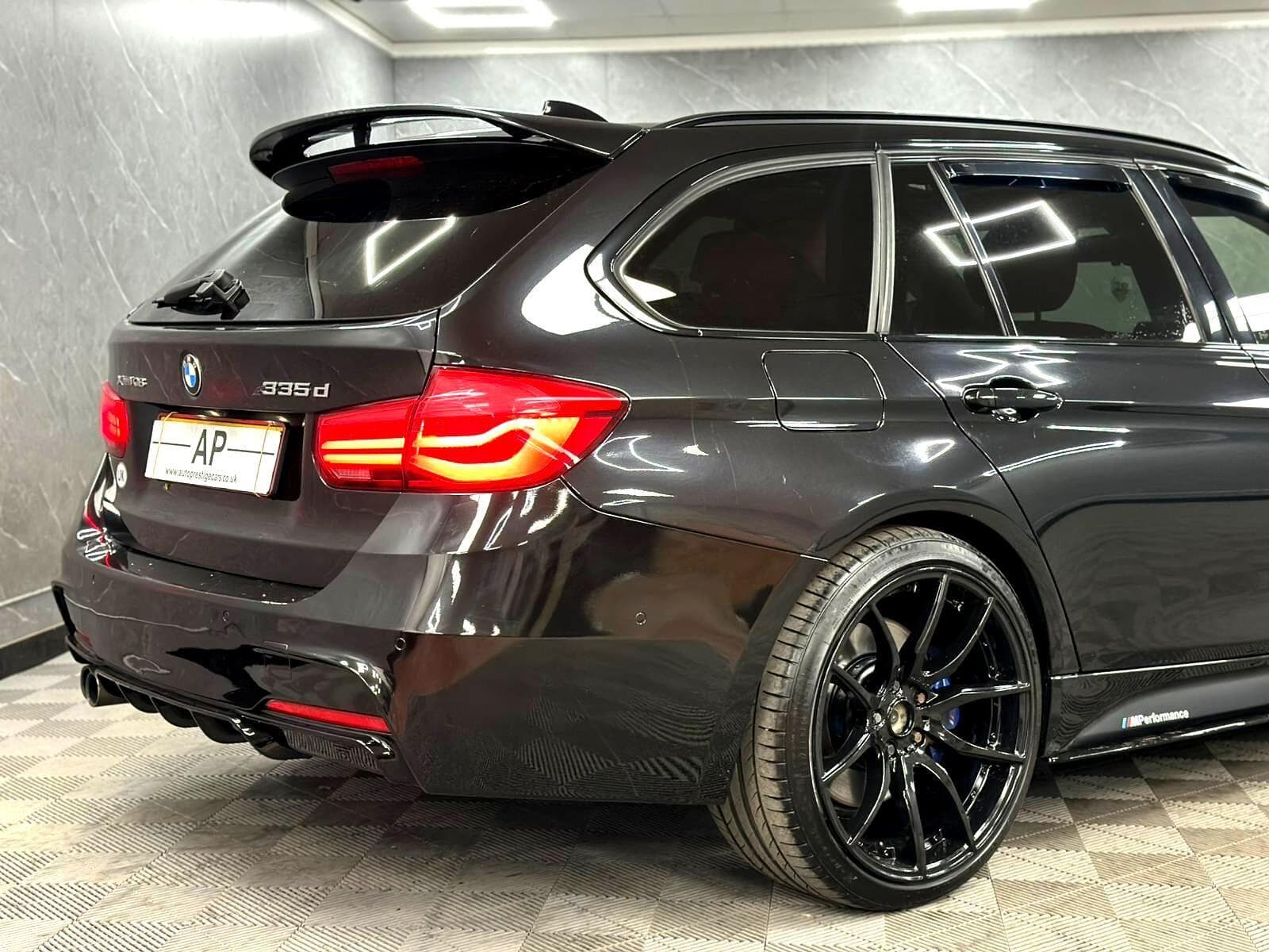 2015 BMW 3 Series - Thumbnail 39