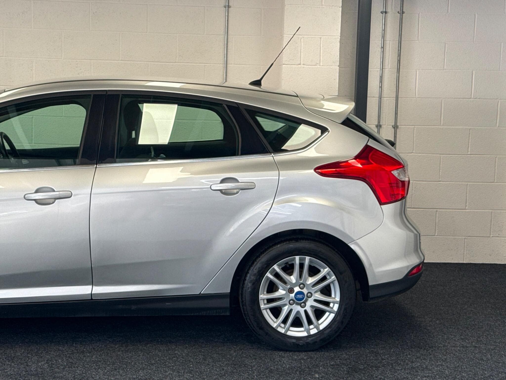 2012 Ford Focus - Thumbnail 8