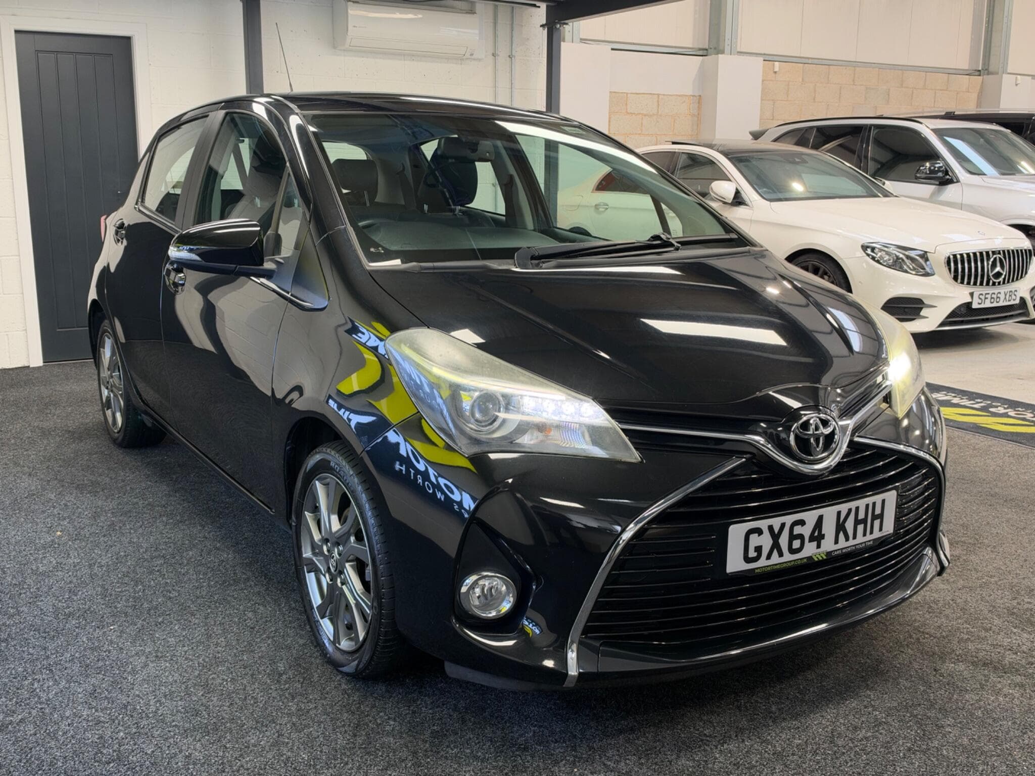 2014 Toyota Yaris - Thumbnail 2